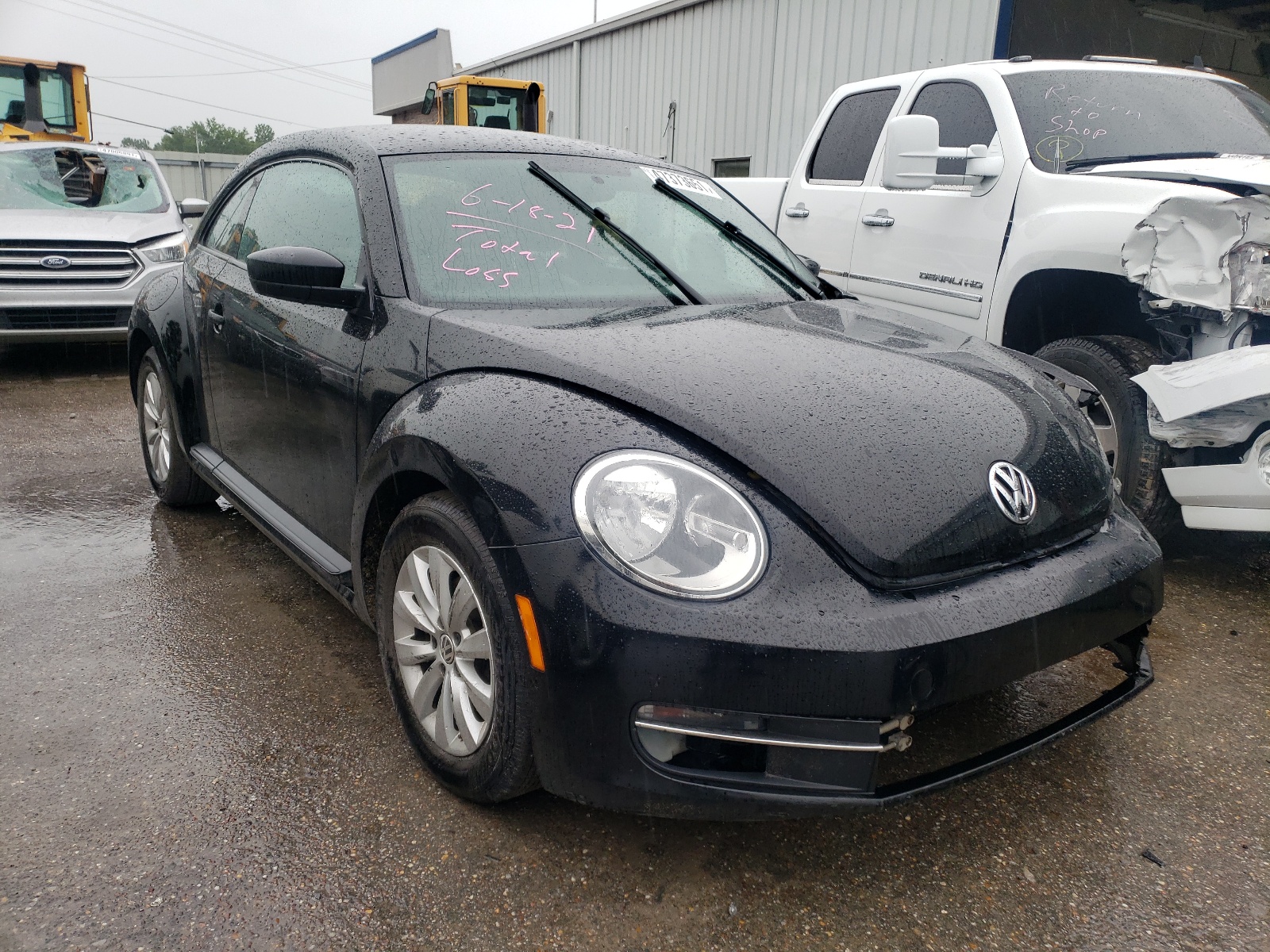 VOLKSWAGEN BEETLE 1.8 2015 with VIN 3VWF17AT1FM630170 - Photo from auction