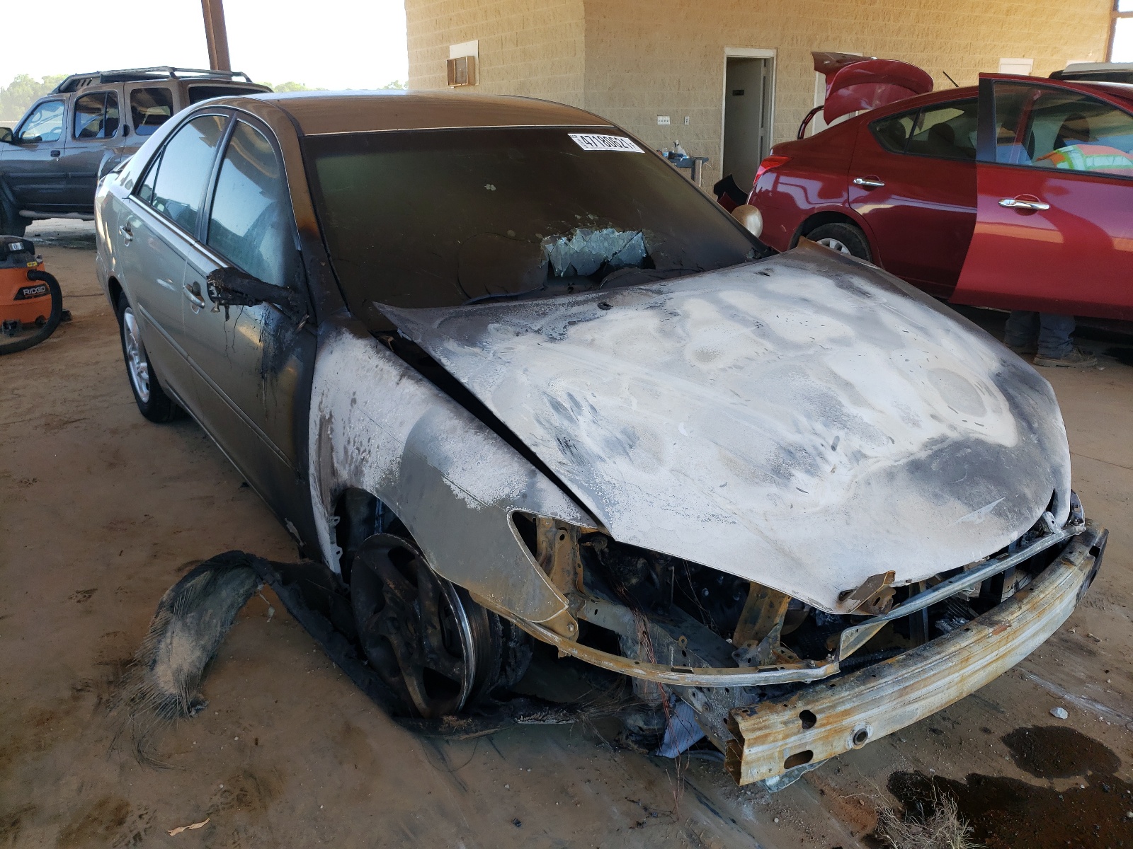 Photo 1 from auction – 2003 TOYOTA CAMRY LE with VIN JTDBE32K230185179