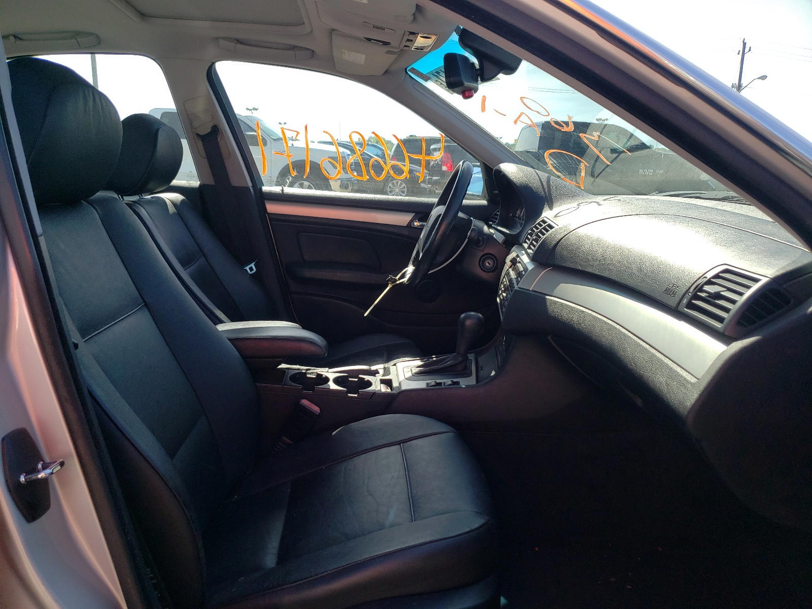 Photo 5 from auction – 2004 BMW 330 I with VIN WBAEV53444KM35758