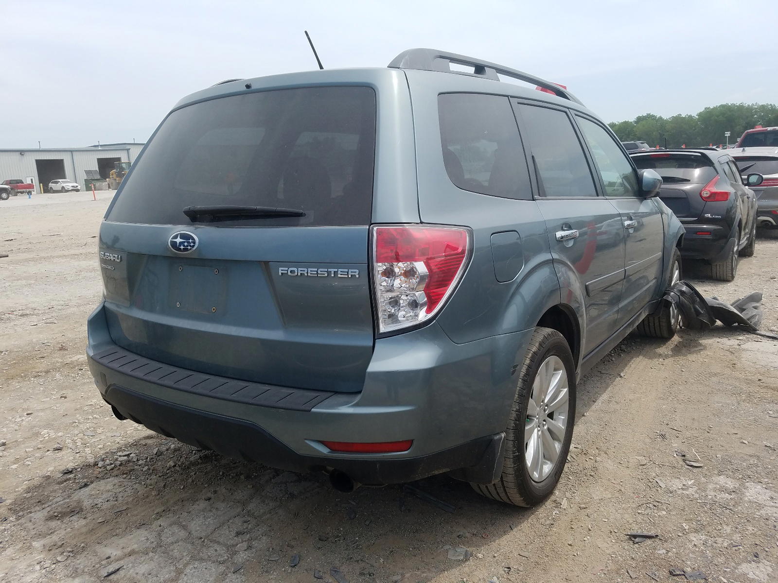 Photo 4 from auction – 2011 SUBARU FORESTER L with VIN JF2SHBECXBH733811