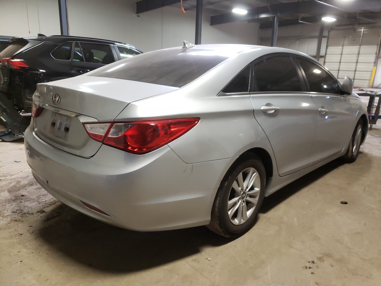 Photo 4 from auction – 2012 HYUNDAI SONATA GLS with VIN 5NPEB4AC2CH421953