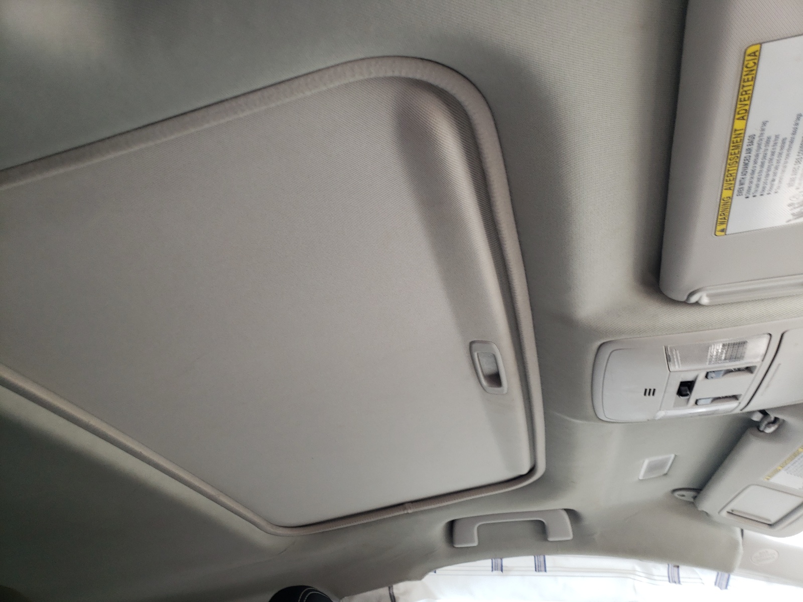 Photo 9 from auction – 2017 TOYOTA RAV4 XLE with VIN 2T3RFREV1HW558462