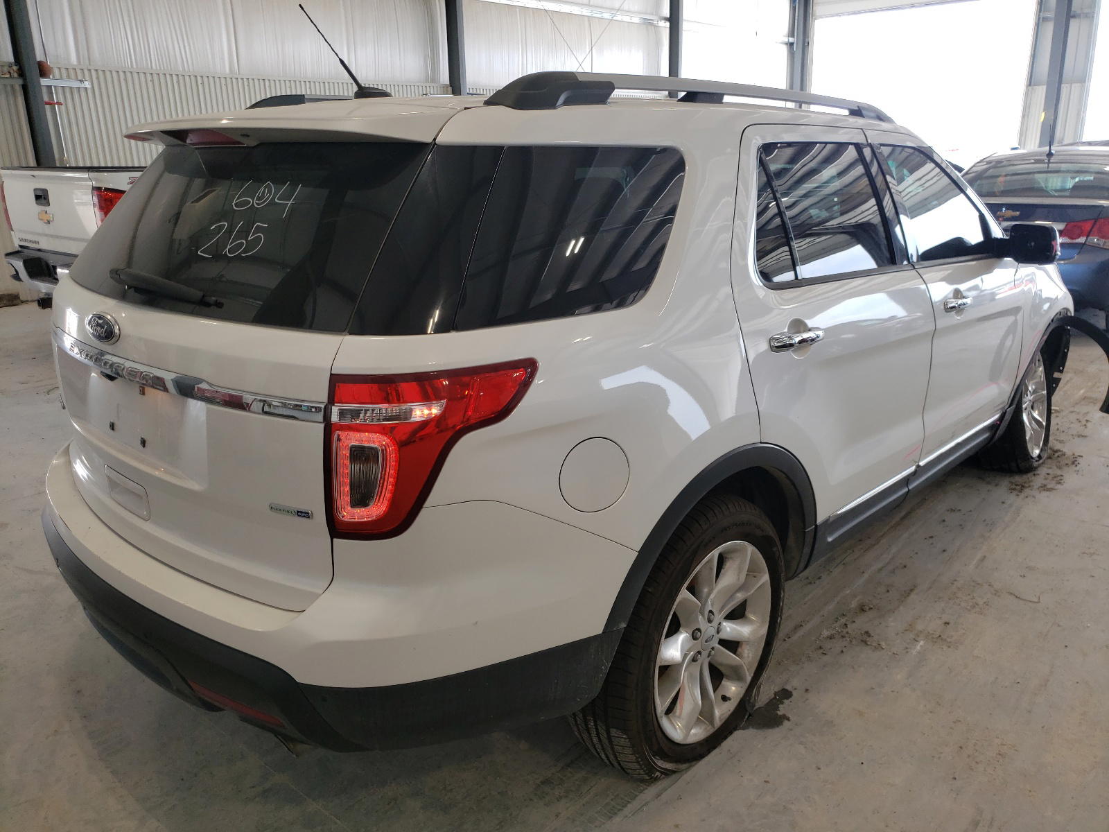 Photo 4 from auction – 2013 FORD EXPLORER L with VIN 1FM5K8F80DGB62764