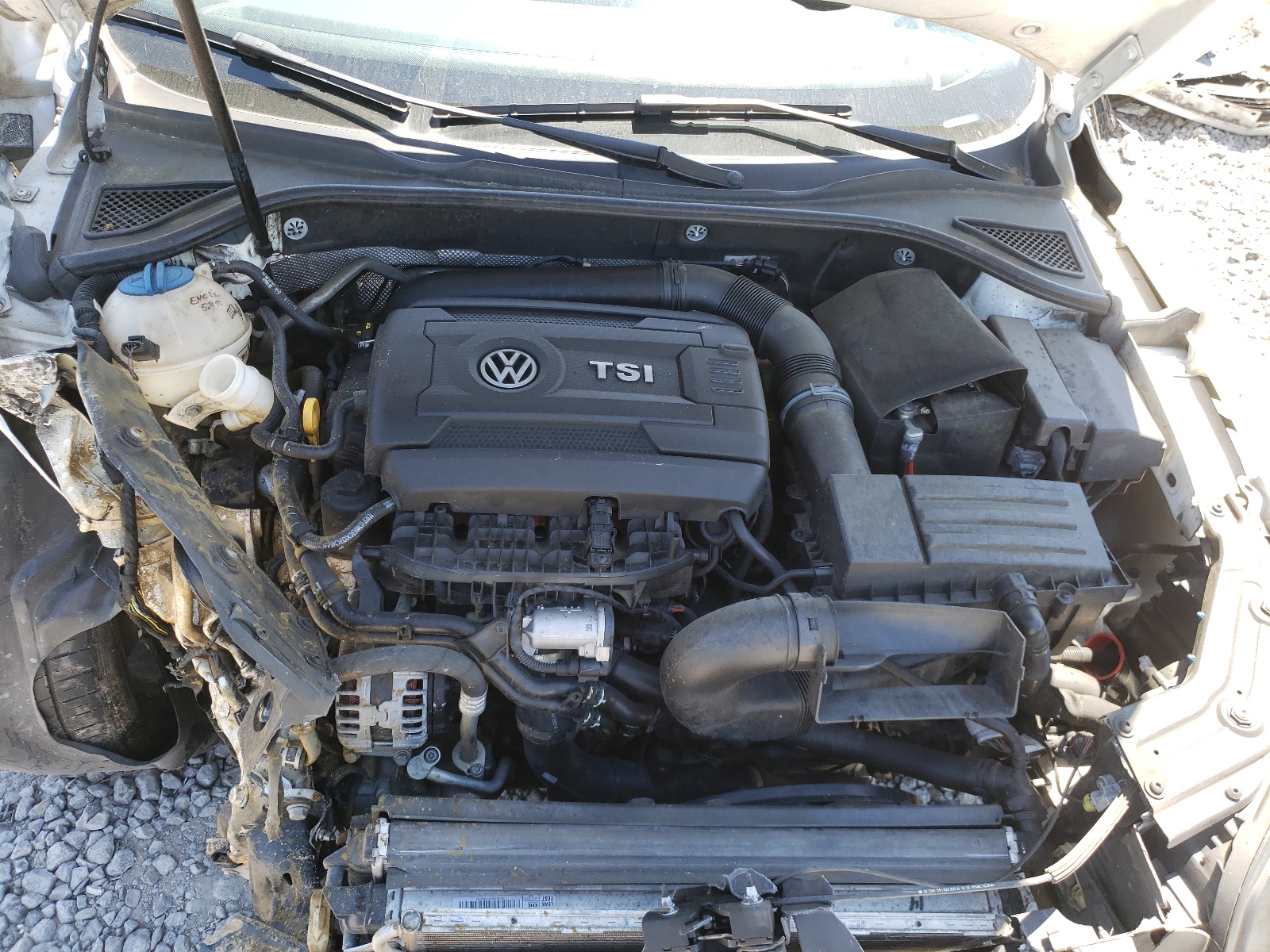 Photo 7 from auction – 2015 VOLKSWAGEN PASSAT S with VIN 1VWAT7A30FC083320