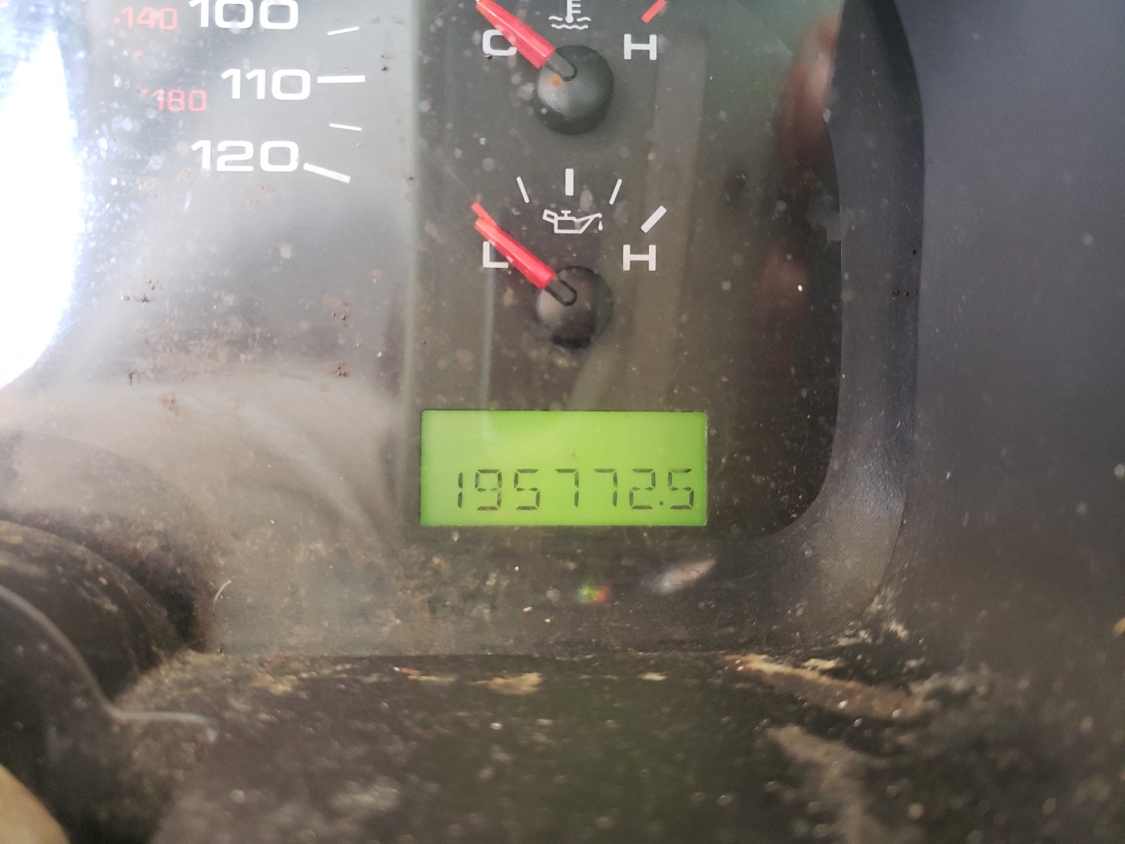 Photo 8 from auction – 2005 FORD F150 with VIN 1FTPX12555NA60777