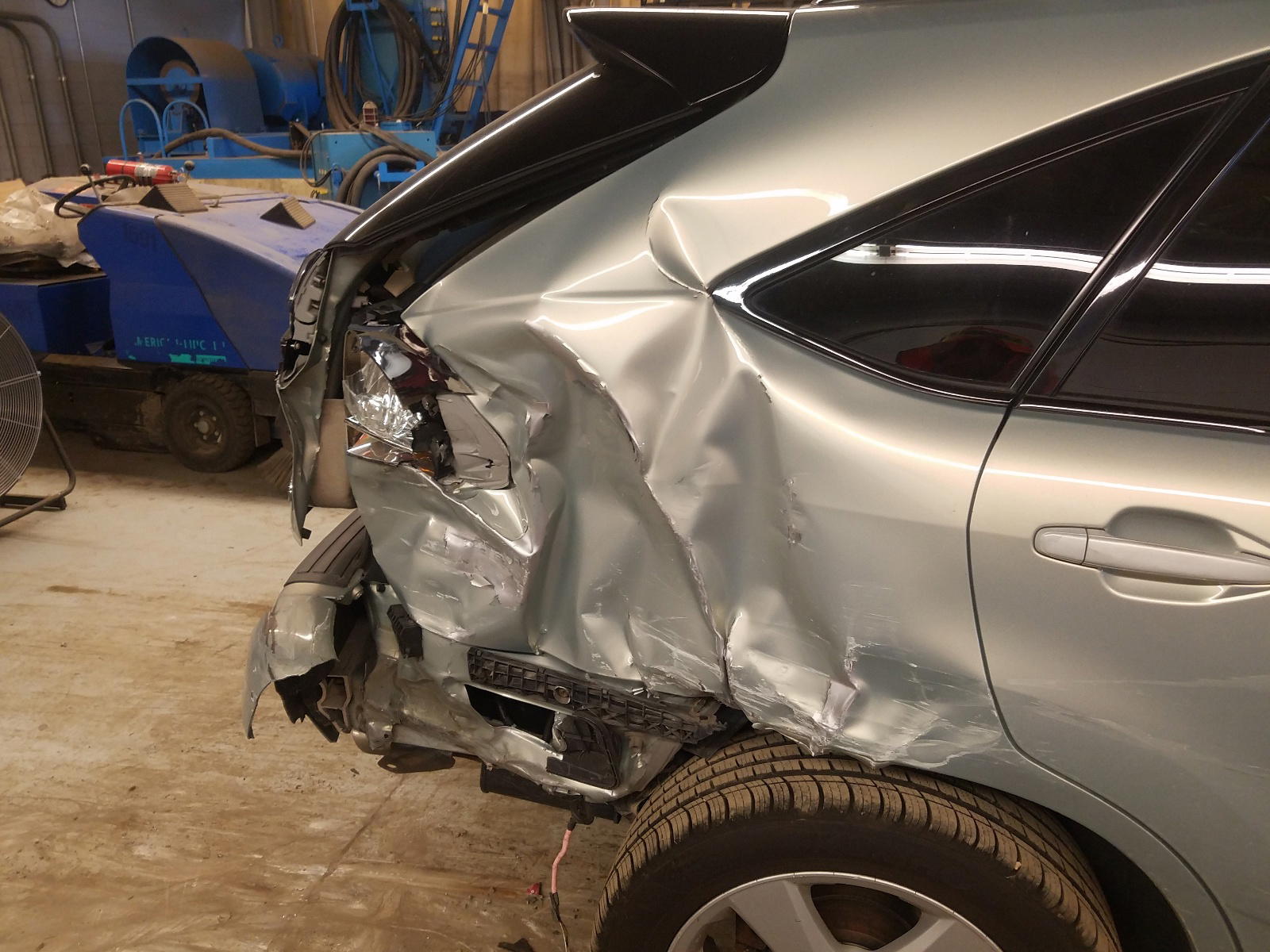Photo 9 from auction – 2005 LEXUS RX 330 with VIN 2T2HA31U15C051485