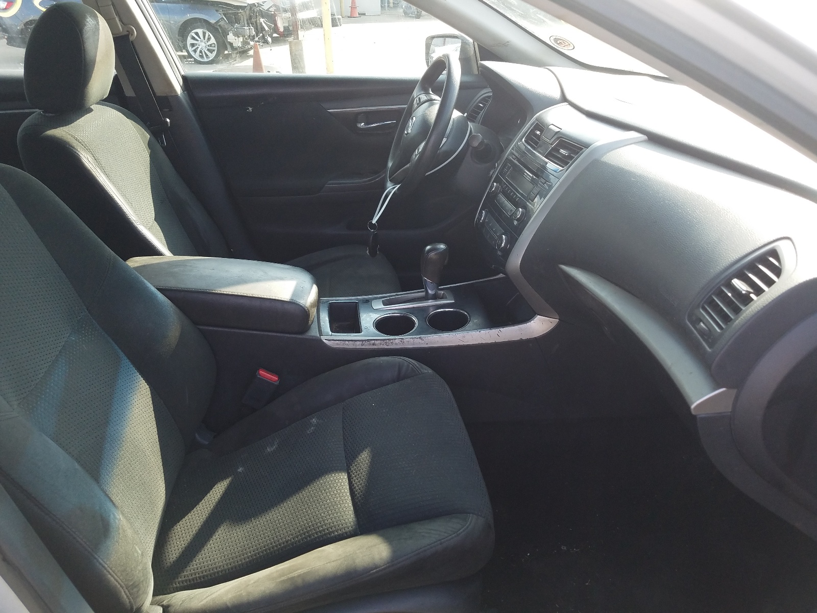 Photo 5 from auction – 2015 NISSAN ALTIMA 2.5 with VIN 1N4AL3AP8FN367383