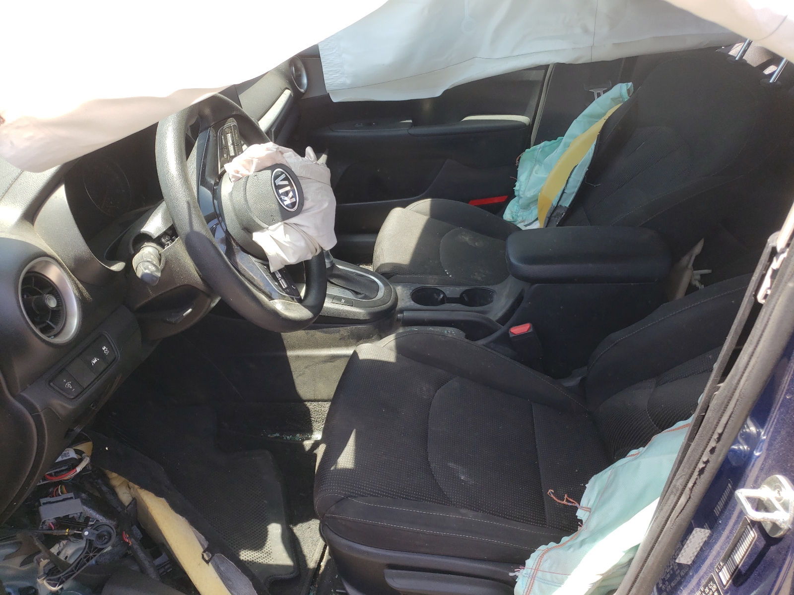 Photo 5 from auction – 2019 KIA FORTE FE with VIN 3KPF24AD9KE118829