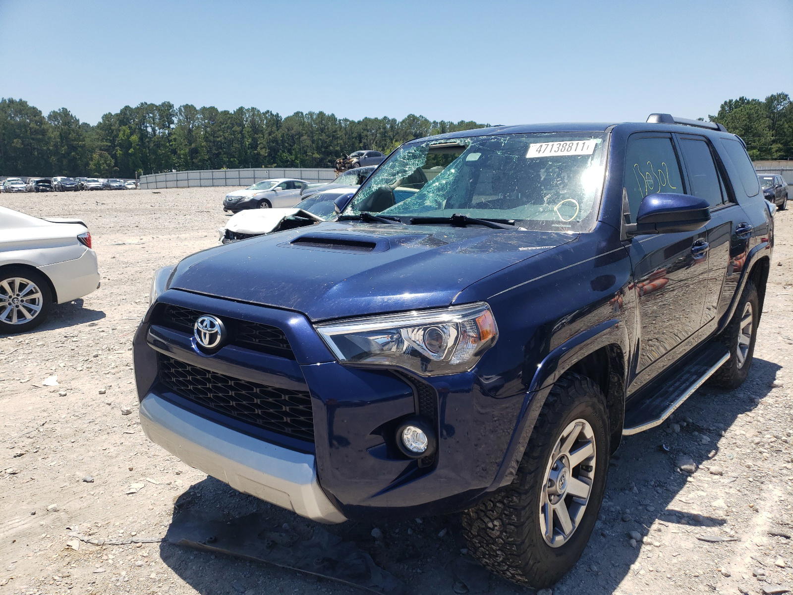 Photo 2 from auction – 2015 TOYOTA 4RUNNER SR with VIN JTEBU5JR1F5213473