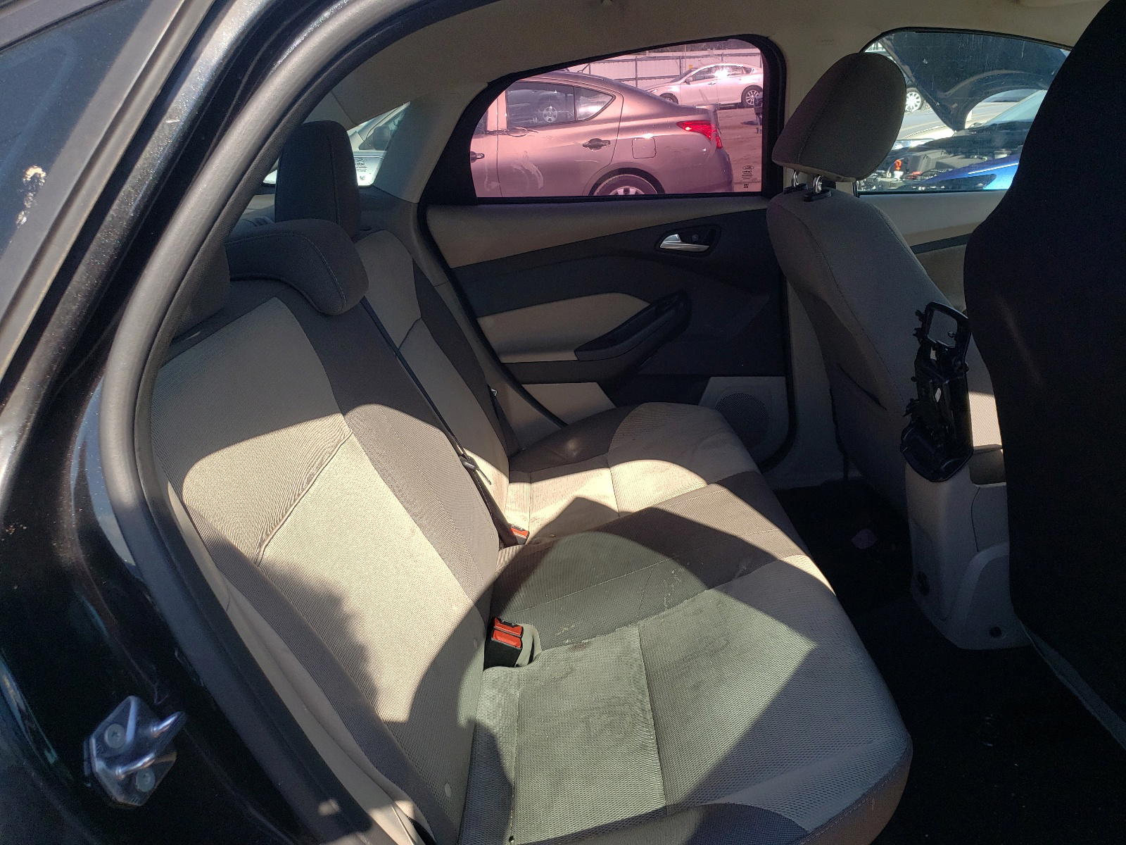 Photo 6 from auction – 2014 FORD FOCUS SE with VIN 1FADP3F22EL410124