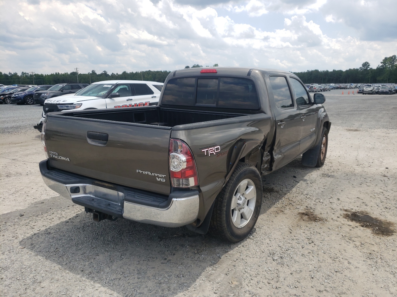Photo 4 from auction – 2011 TOYOTA TACOMA DOU with VIN 3TMJU4GN6BM110603
