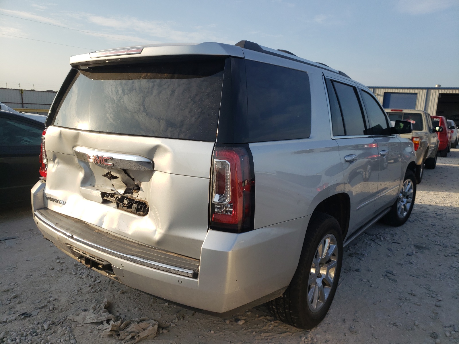 Photo 4 from auction – 2015 GMC YUKON DENA with VIN 1GKS2CKJ2FR152610