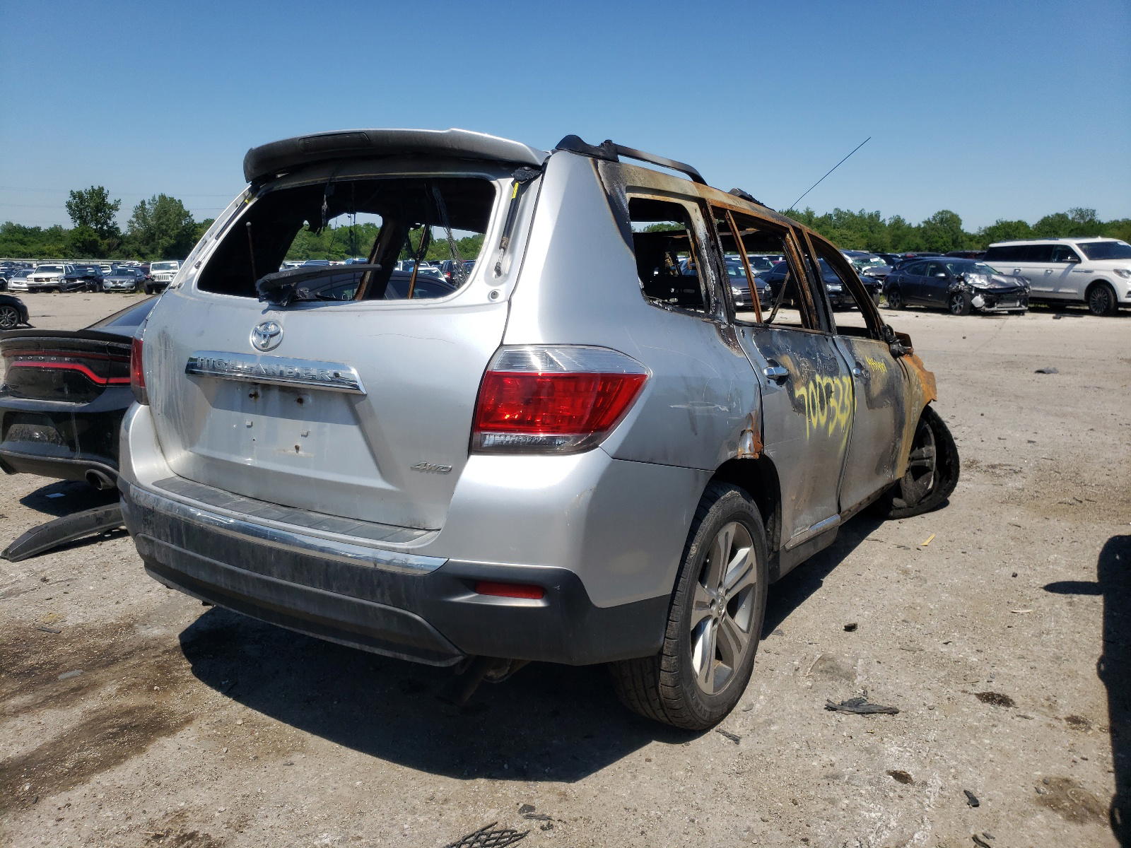 Photo 4 from auction – 2011 TOYOTA HIGHLANDER with VIN 5TDDK3EH1BS049932
