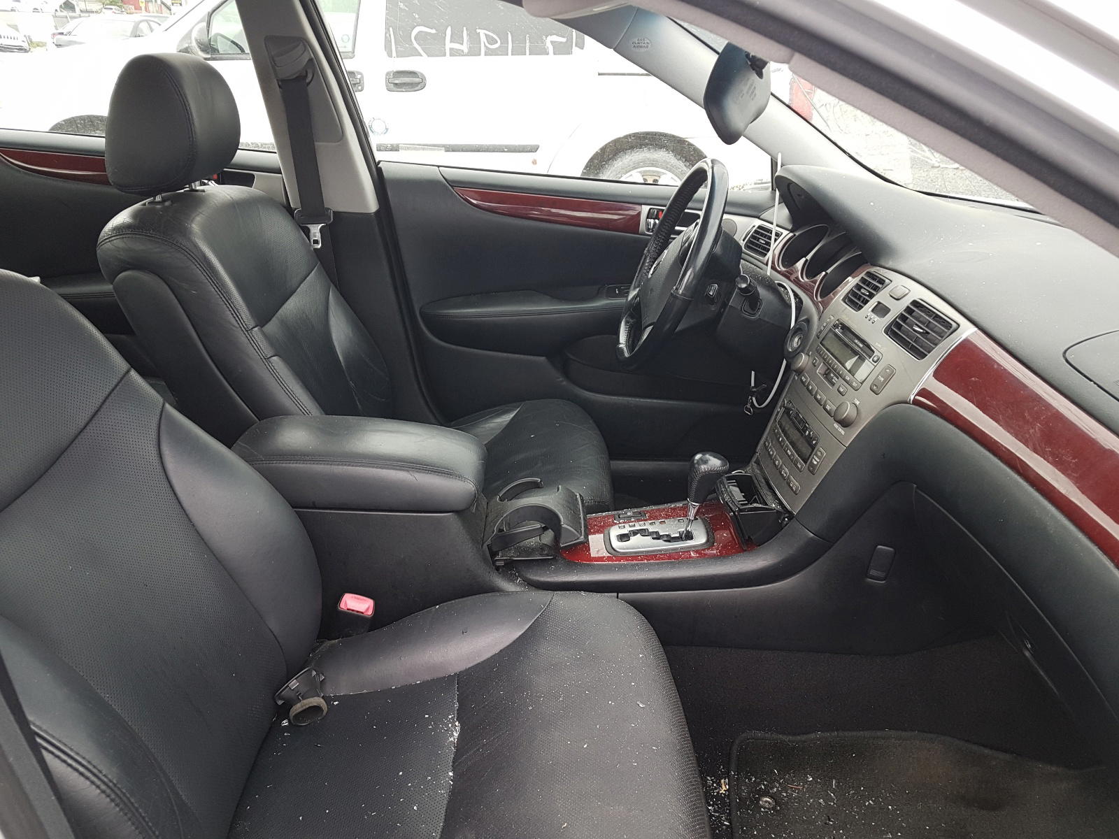 Photo 5 from auction – 2005 LEXUS ES 330 with VIN JTHBA30G555127968