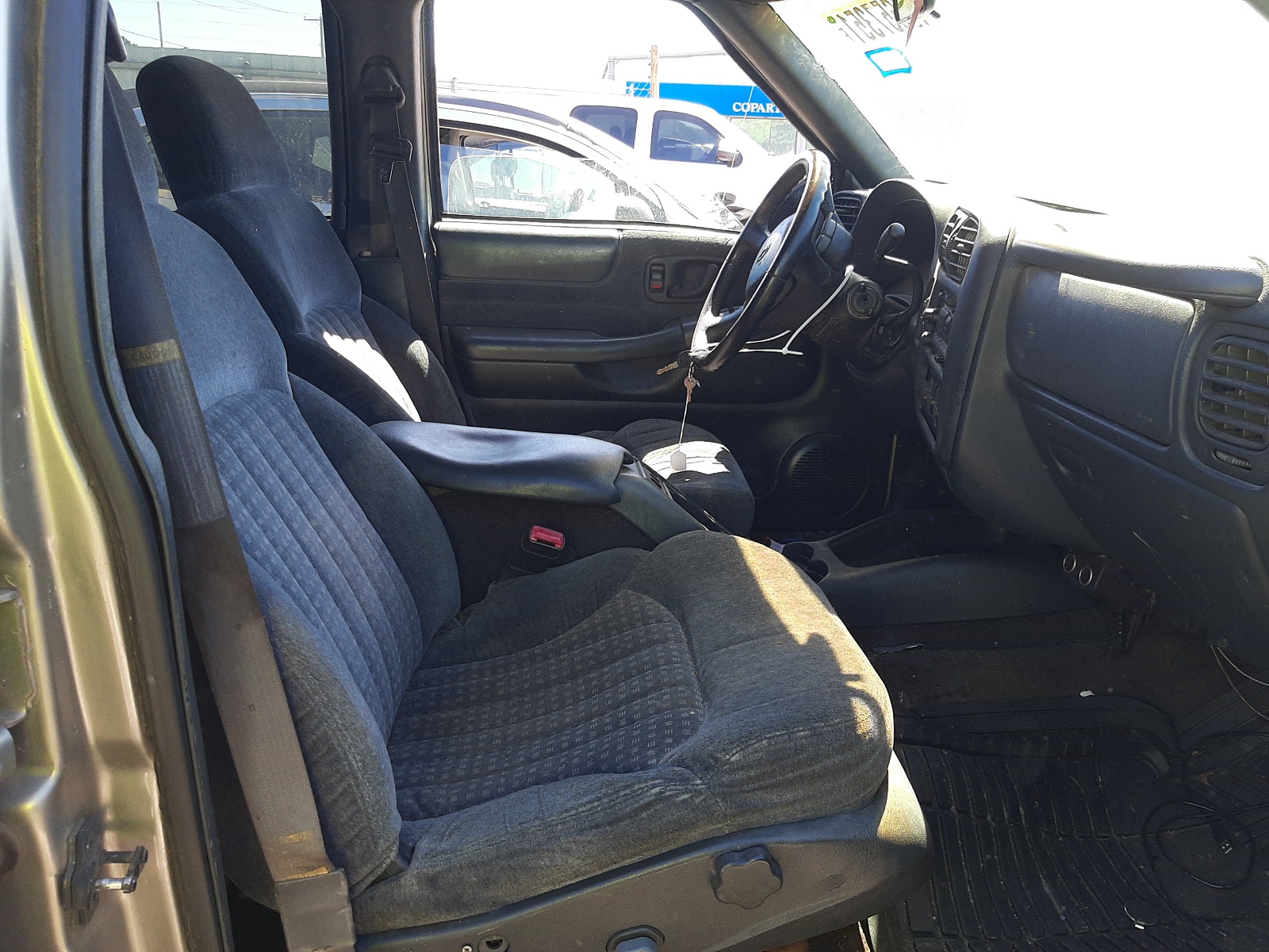 Photo 5 from auction – 1999 CHEVROLET BLAZER with VIN 1GNCS13W0X2234674