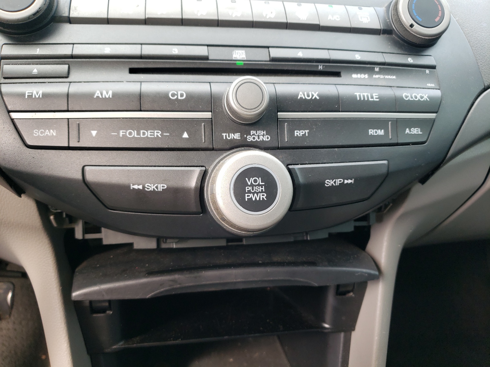 Photo 9 from auction – 2010 HONDA ACCORD LXP with VIN 1HGCP2F45AA104933