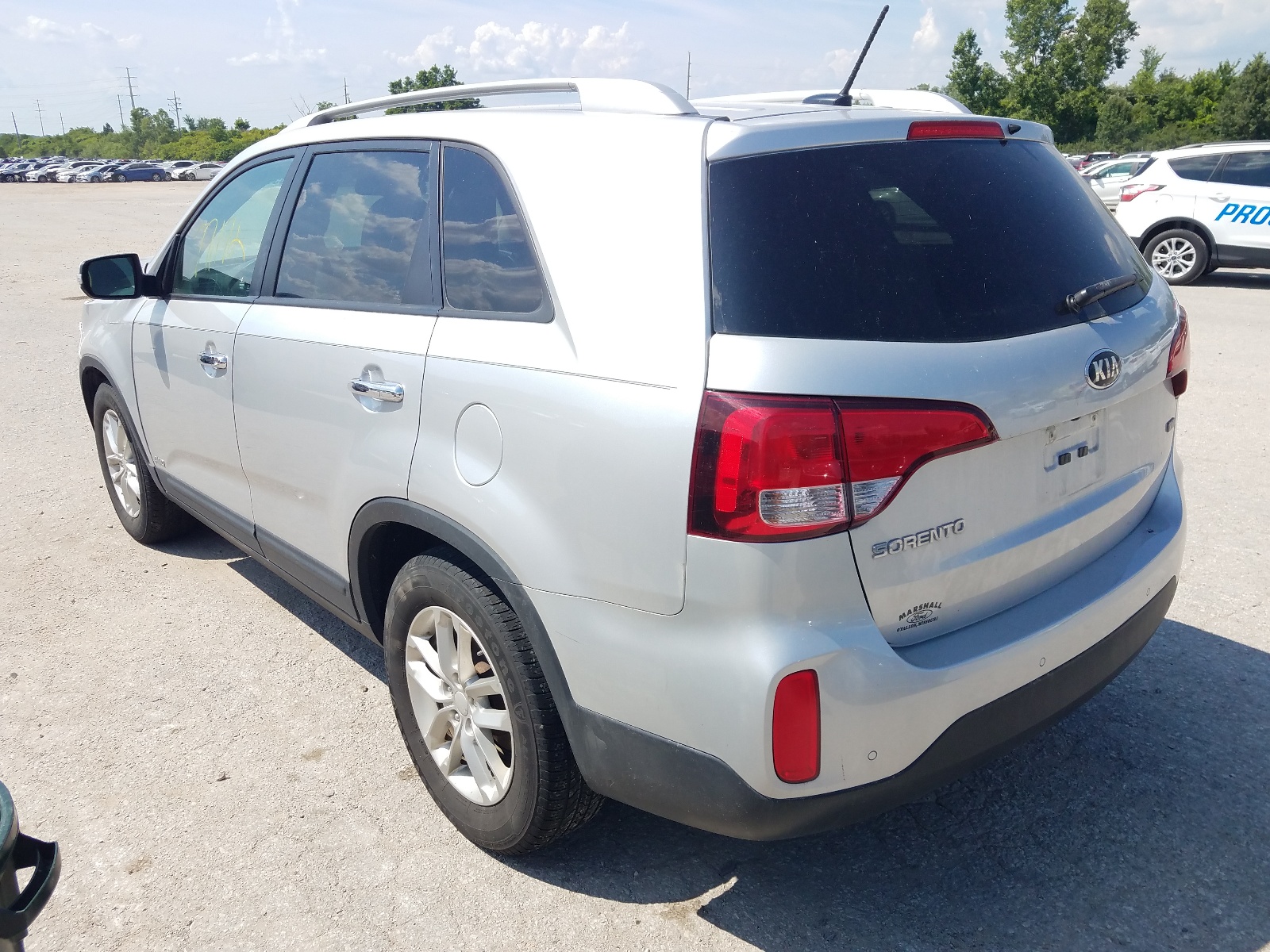 Photo 3 from auction – 2014 KIA SORENTO LX with VIN 5XYKTCA69EG443656
