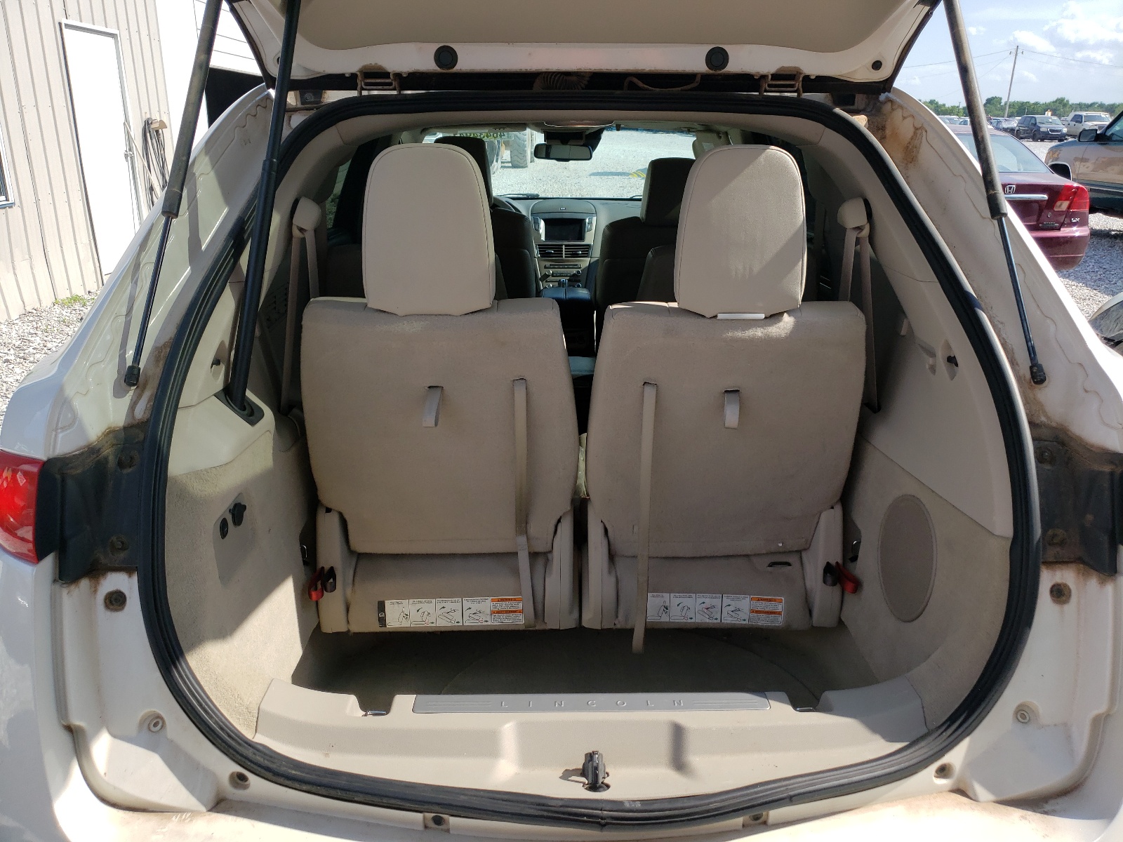 Photo 6 from auction – 2010 LINCOLN MKT with VIN 2LMHJ5ATXABJ08311