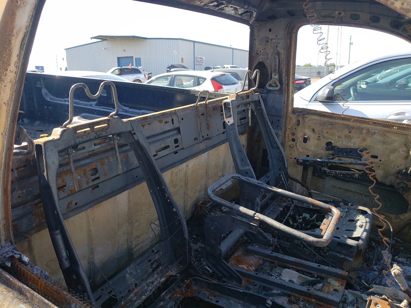 Photo 6 from auction – 2011 CHEVROLET SILVERADO with VIN 1GCNKPE05BZ448377