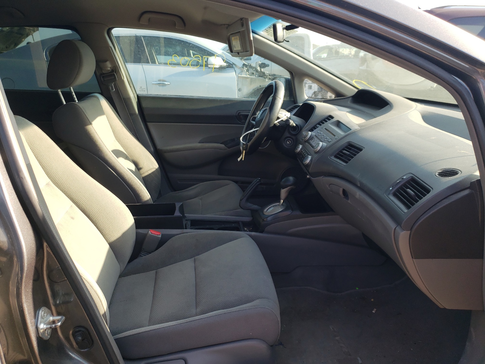 Photo 5 from auction – 2010 HONDA CIVIC VP with VIN 19XFA1F30AE020711