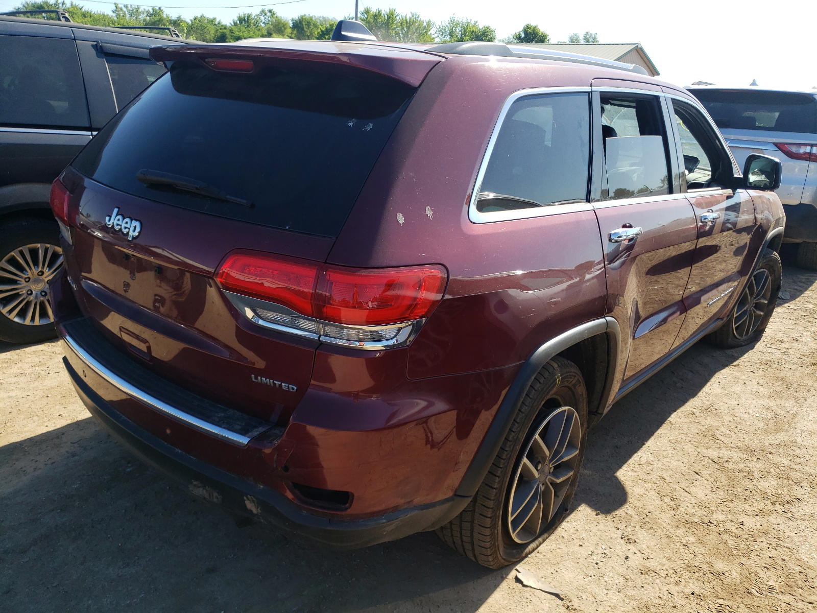 Photo 4 from auction – 2019 JEEP CHEROKEE with VIN 1C4RJFBG5KC693103