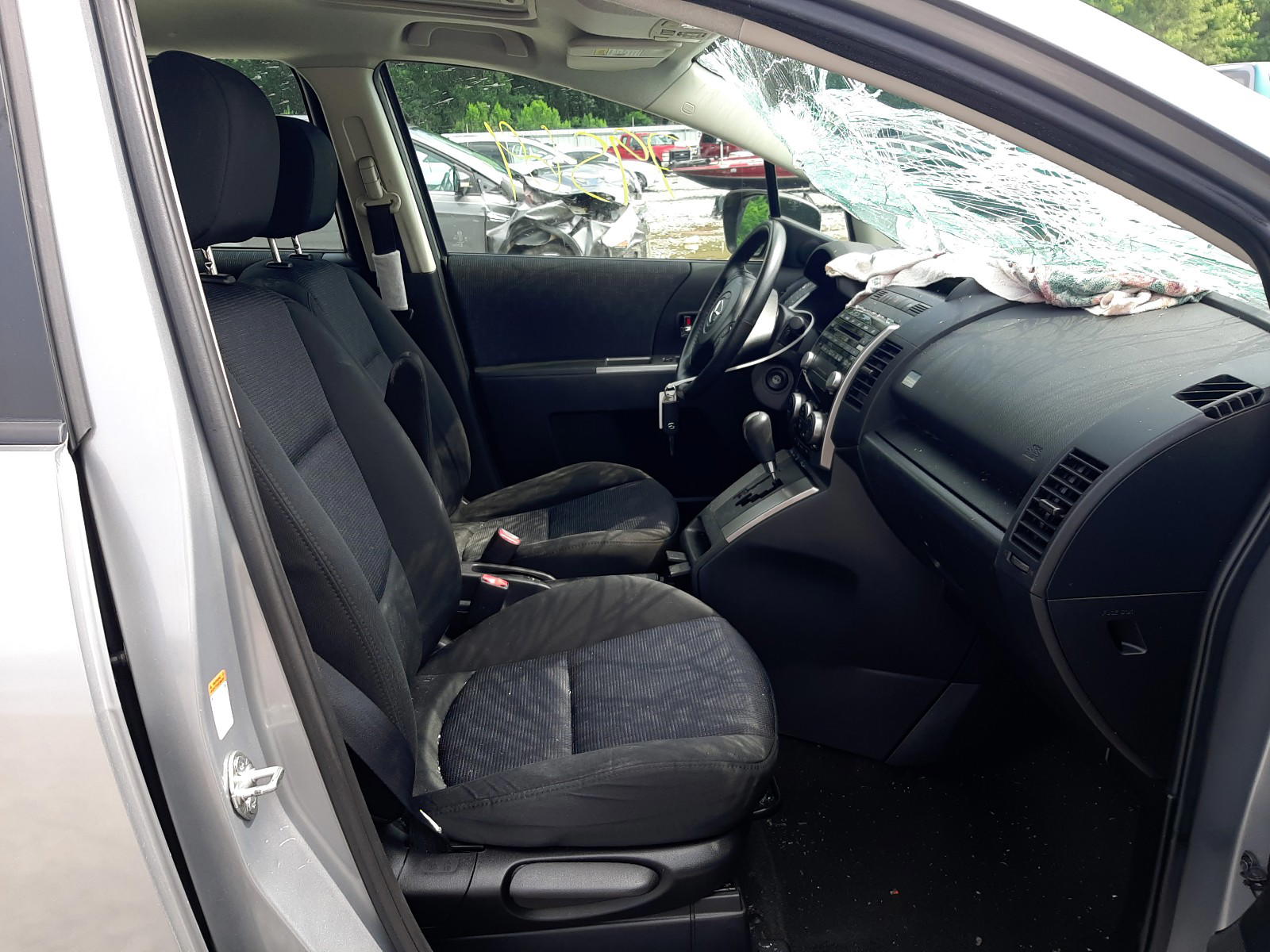 Photo 5 from auction – 2010 MAZDA 5 with VIN JM1CR2W32A0379505