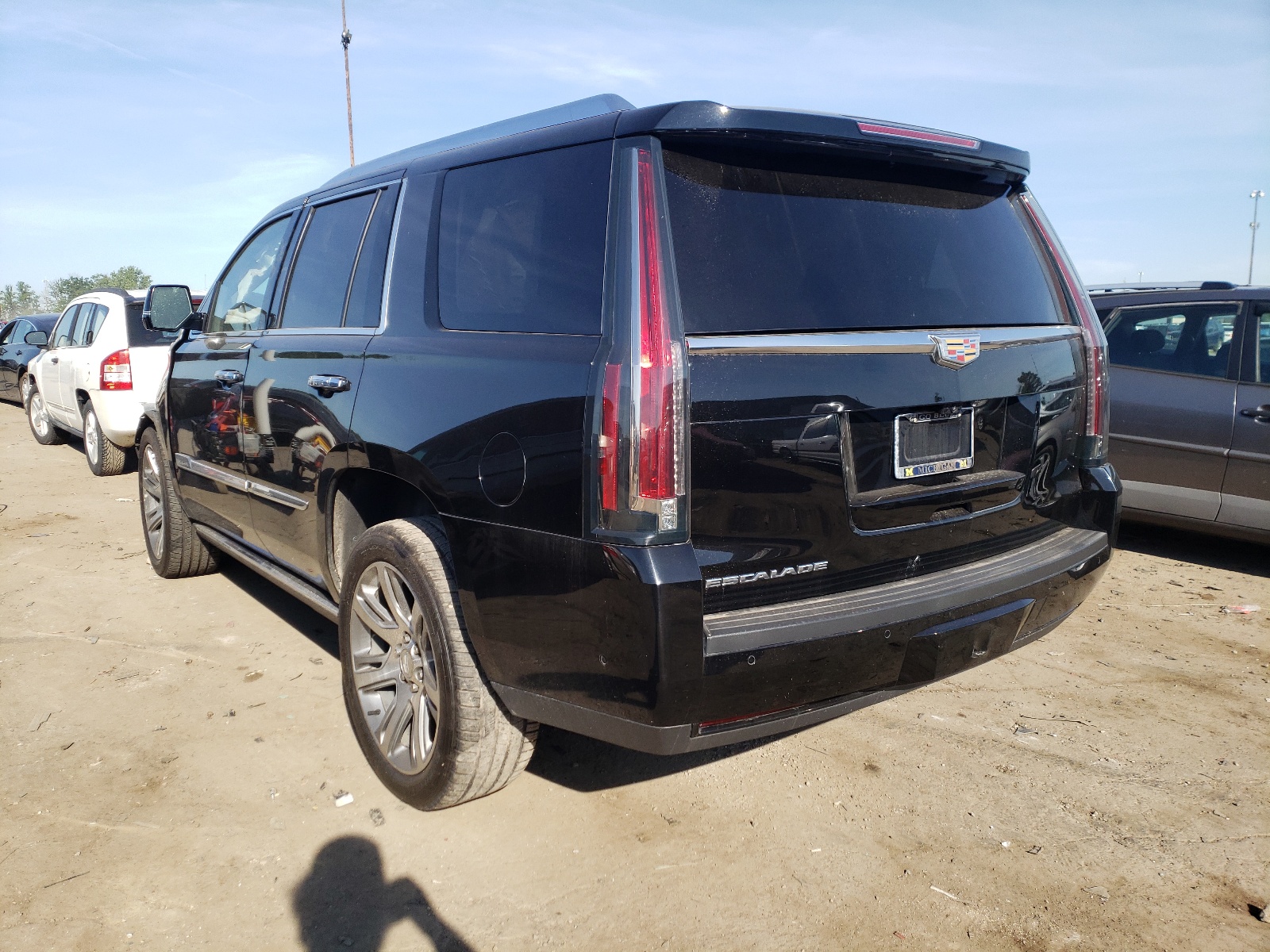 Photo 3 from auction – 2017 CADILLAC ESCALADE P with VIN 1GYS4CKJ4HR350883