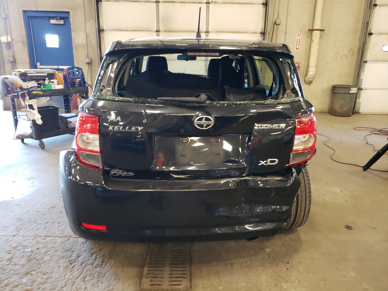 Photo 9 from auction – 2013 TOYOTA SCION XD with VIN JTKKUPB45D1037883