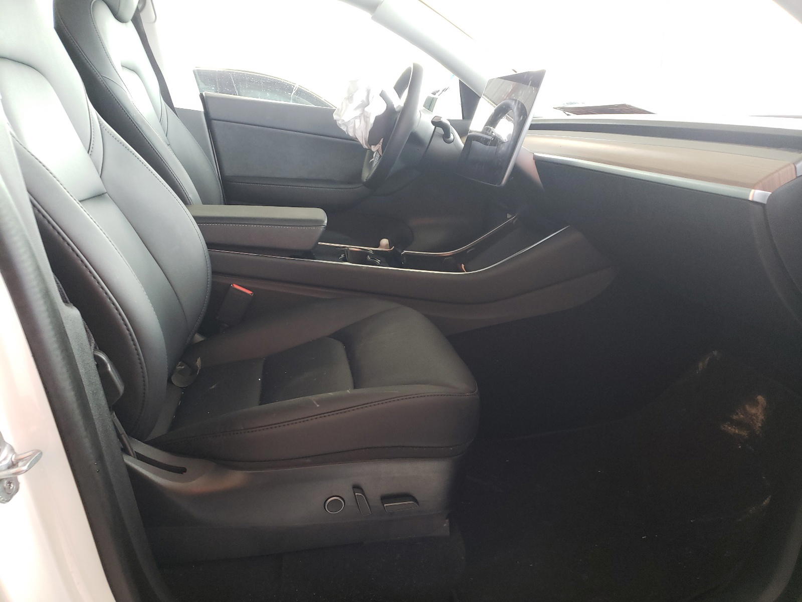 Photo 5 from auction – 2021 TESLA MODEL Y with VIN 5YJYGDED8MF103711