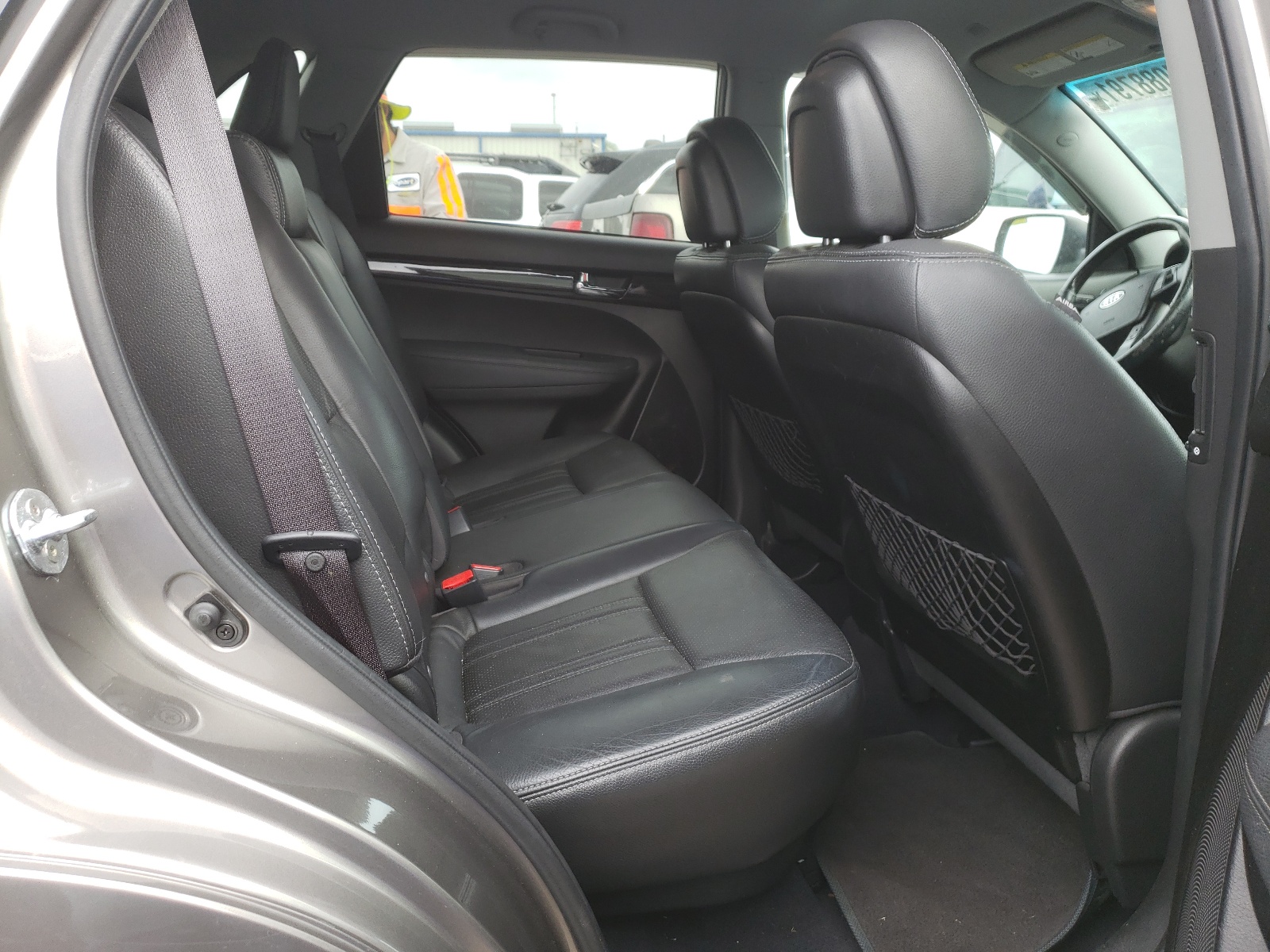 Photo 6 from auction – 2012 KIA SORENTO SX with VIN 5XYKW4A25CG262982
