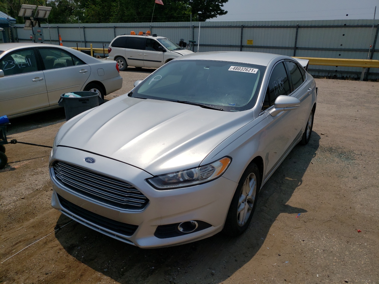 Photo 2 from auction – 2013 FORD FUSION SE with VIN 3FA6P0HR9DR245335