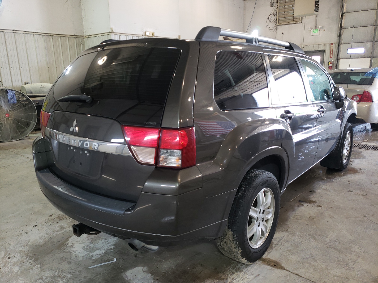 Photo 4 from auction – 2011 MITSUBISHI ENDEAVOR L with VIN 4A4JN2AS3BE030643