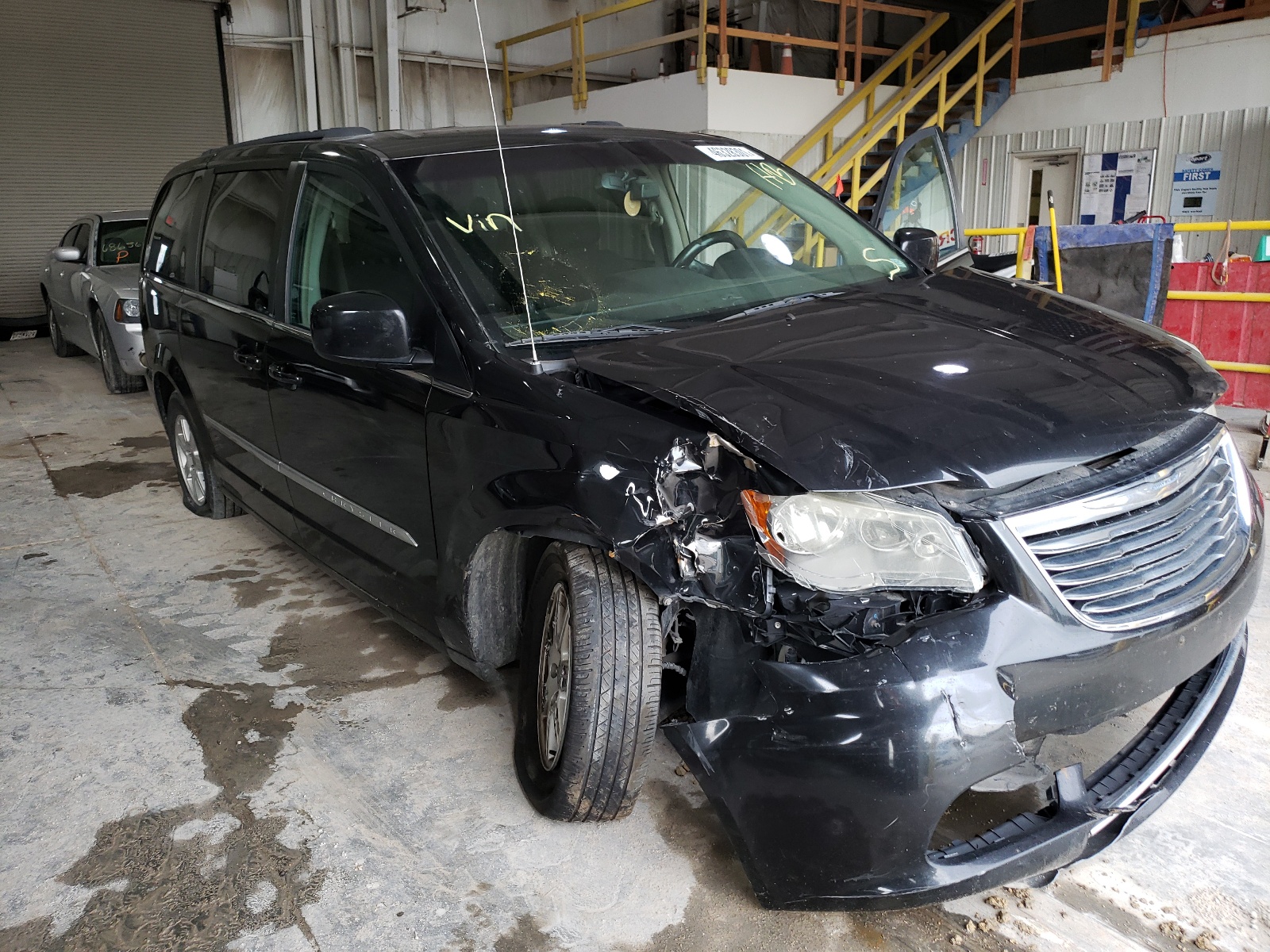 Photo 1 from auction – 2011 CHRYSLER TOWN & COU with VIN 2A4RR5DG1BR733260