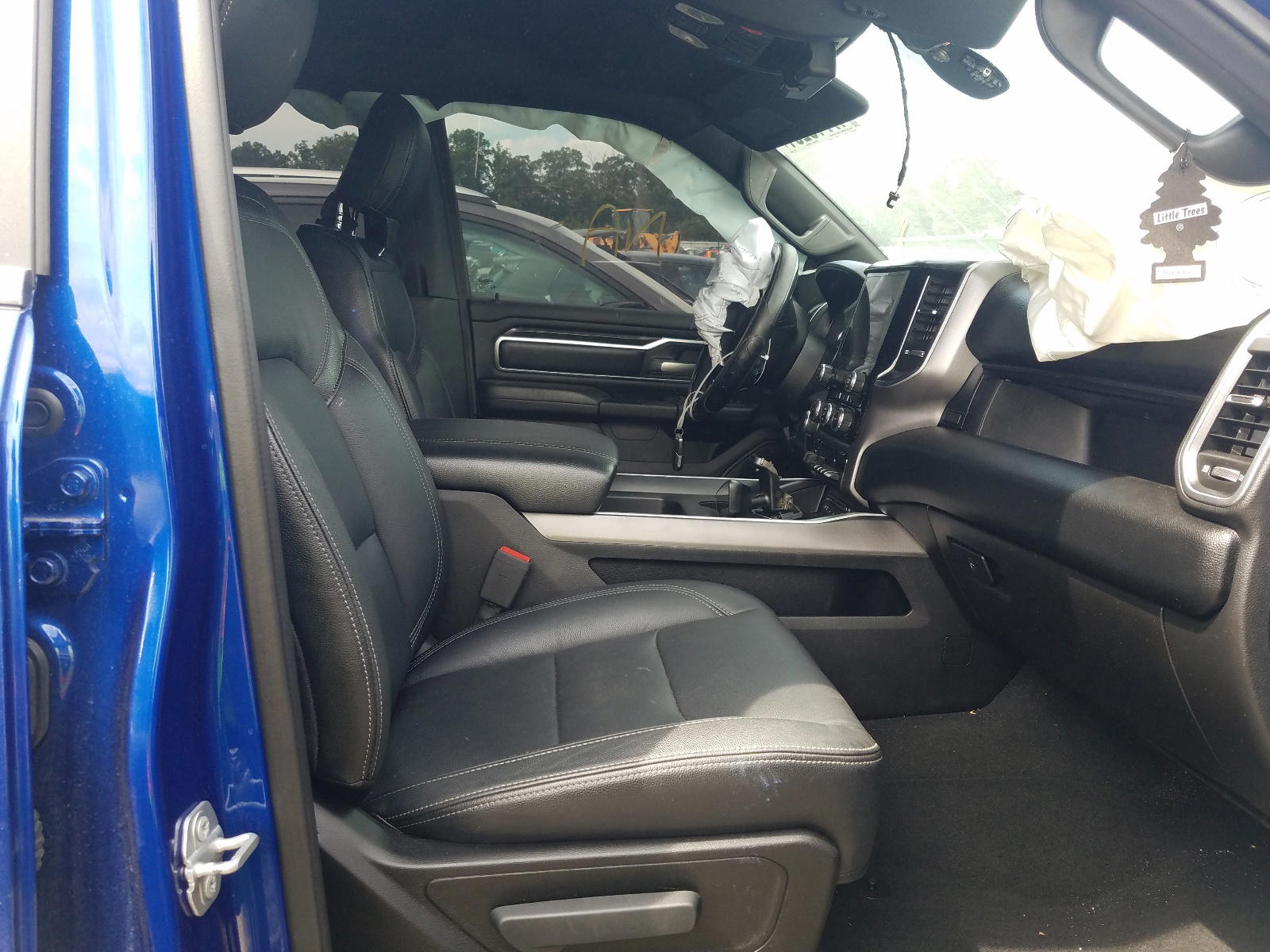 Photo 5 from auction – 2019 RAM 1500 BIG H with VIN 1C6SRFFT7KN819460