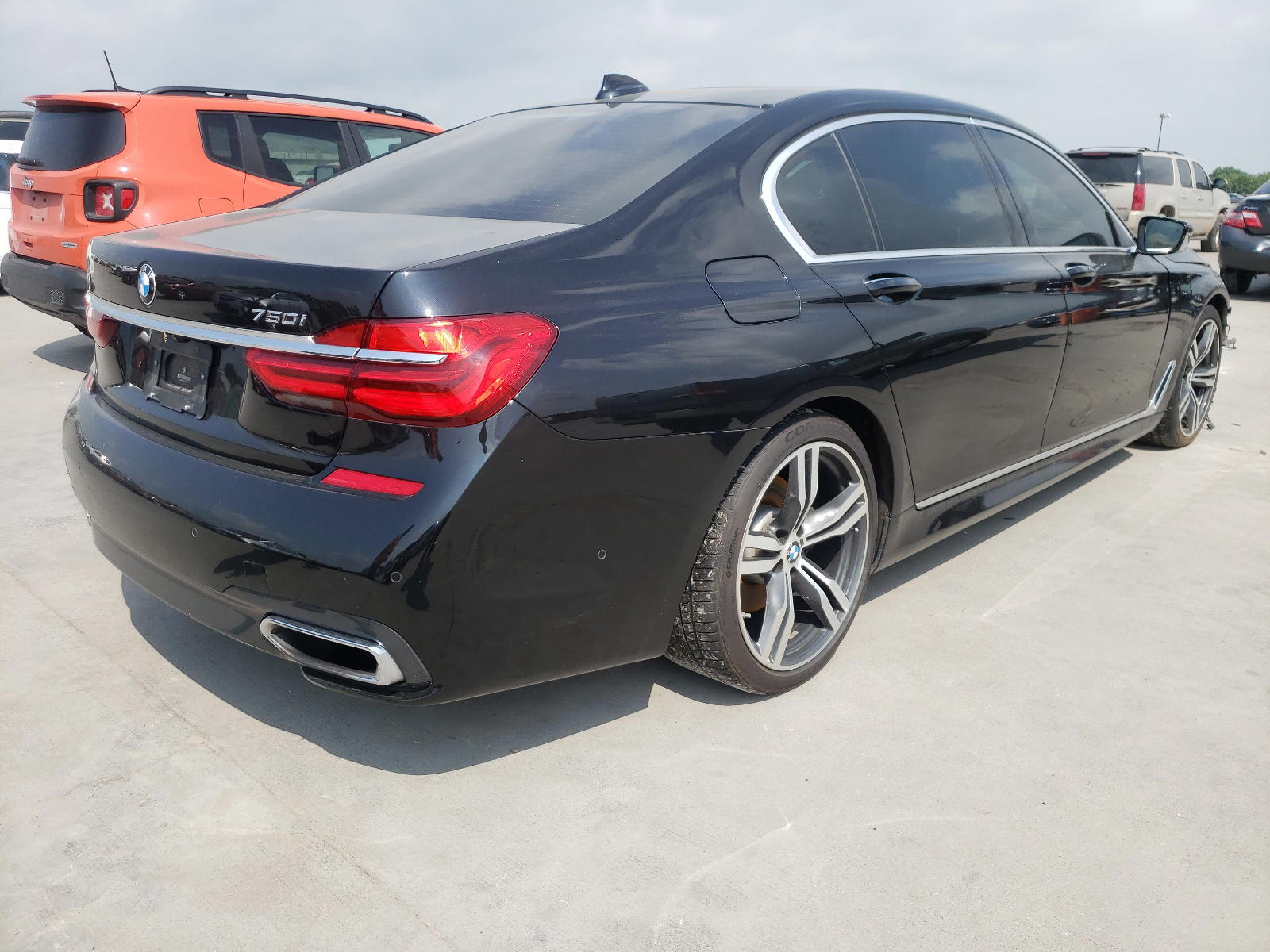 Photo 4 from auction – 2016 BMW 750 I with VIN WBA7F0C51GGL99746