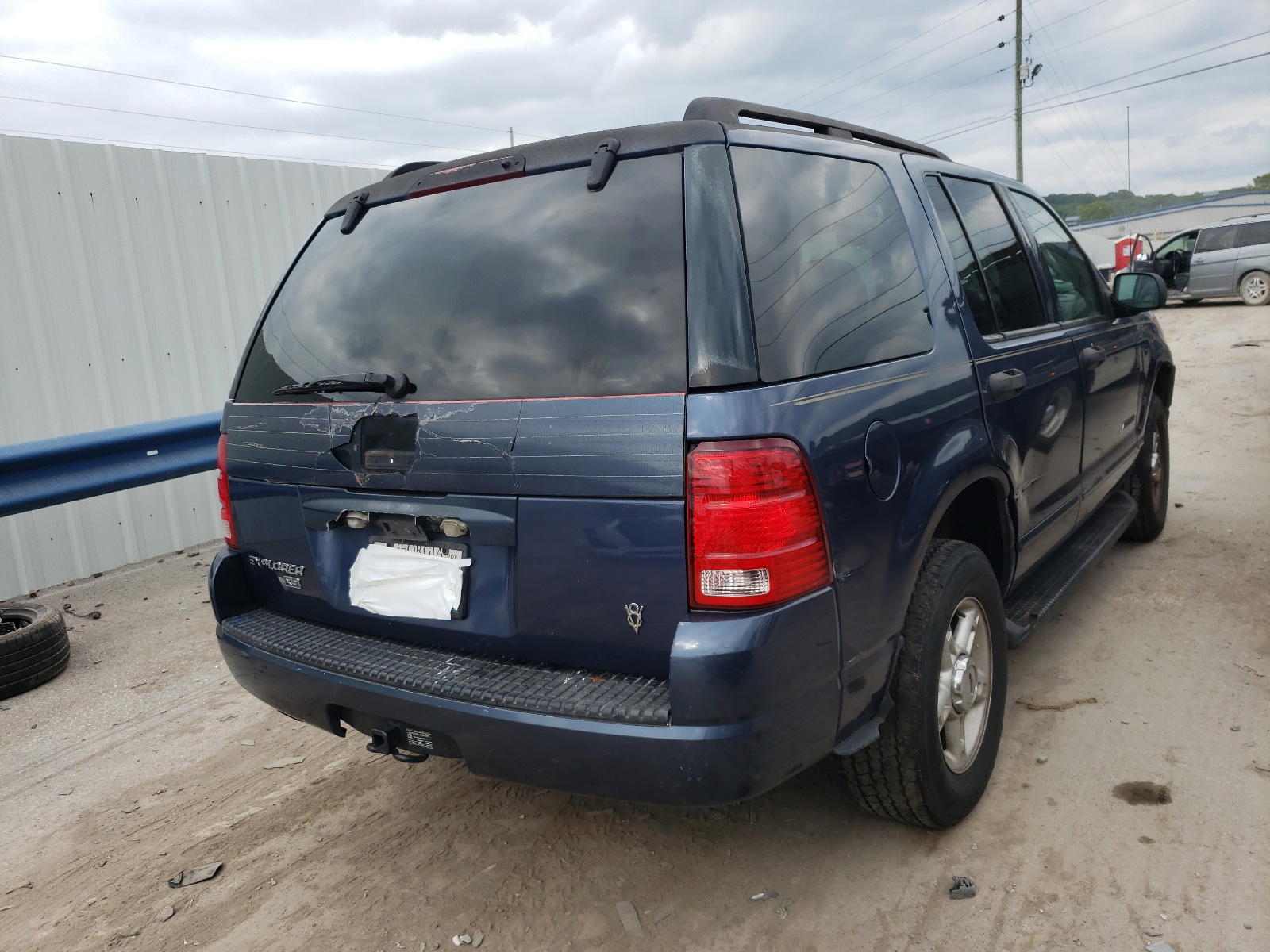 Photo 4 from auction – 2004 FORD EXPLORER X with VIN 1FMZU63W74ZA69490