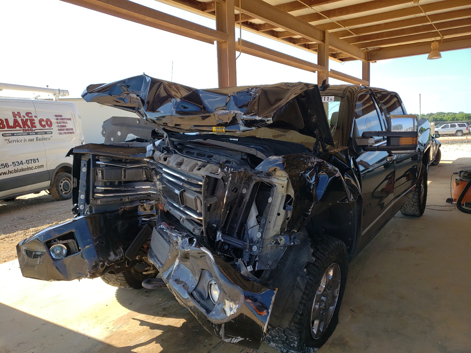 Photo 2 from auction – 2015 CHEVROLET SILVERADO with VIN 1GC4K1E84FF624390