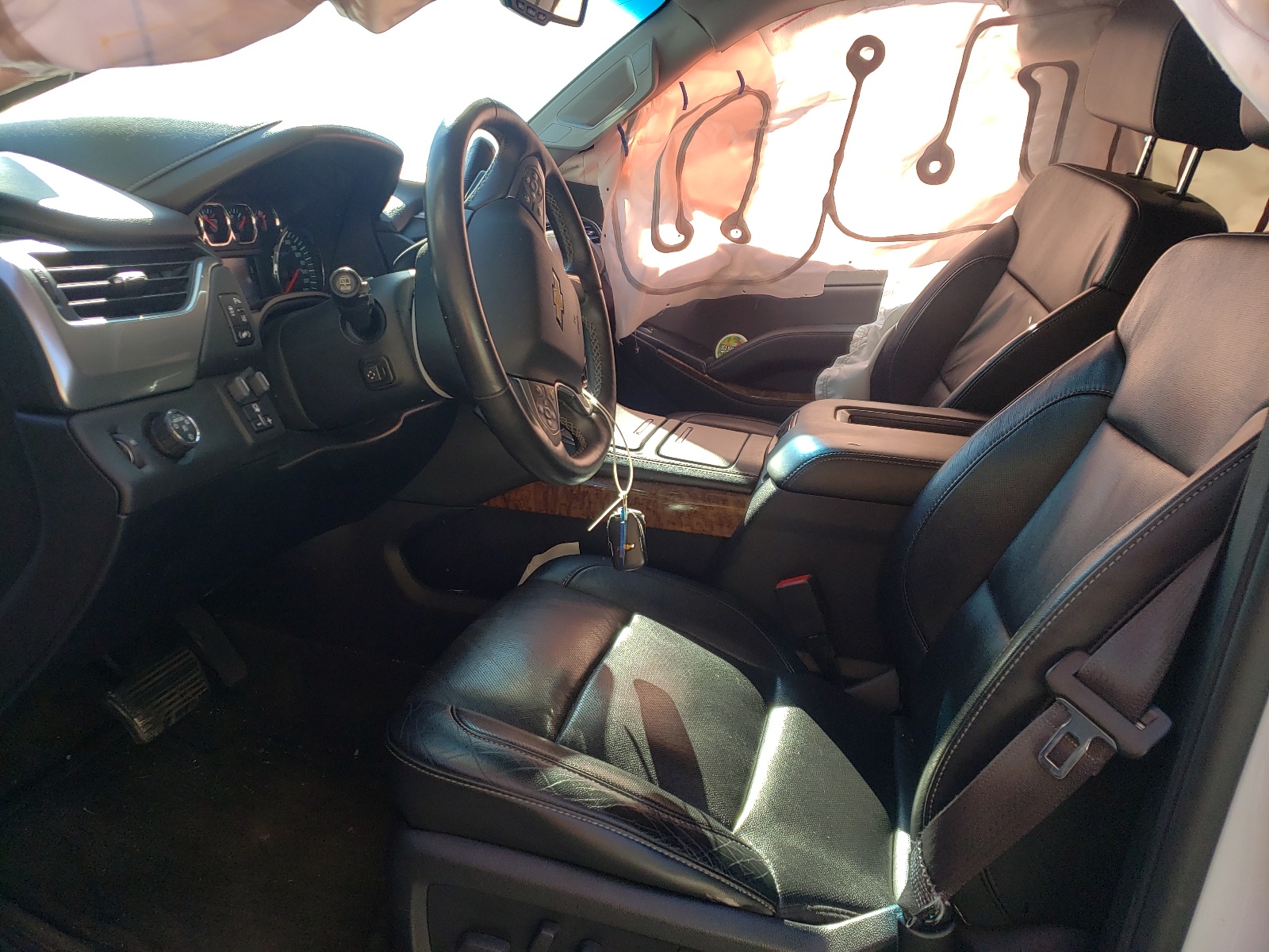 Photo 5 from auction – 2015 CHEVROLET SUBURBAN C with VIN 1GNSCKKC2FR156345