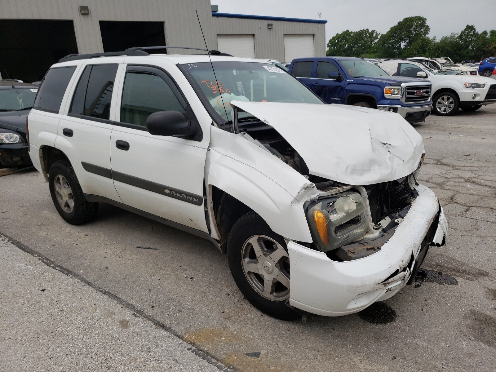 CHEVROLET TRAILBLAZE 2004 with VIN 1GNDT13S342122977 - Photo from auction