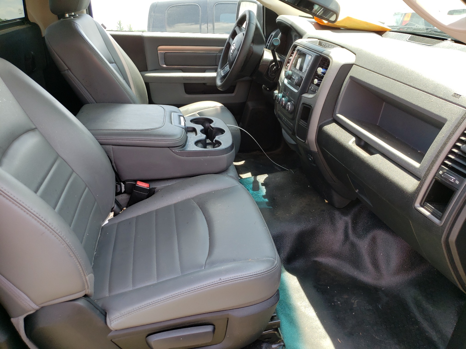 Photo 5 from auction – 2013 RAM 1500 ST with VIN 3C6JR7ATXDG504544