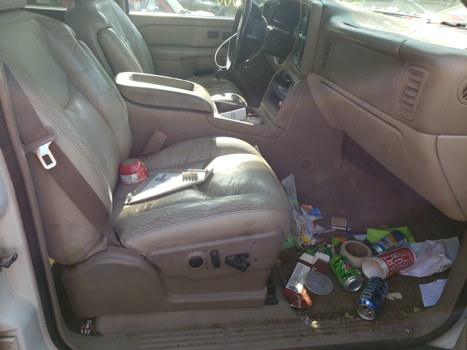 Photo 5 from auction – 2006 GMC YUKON with VIN 1GKFK16Z56J126698