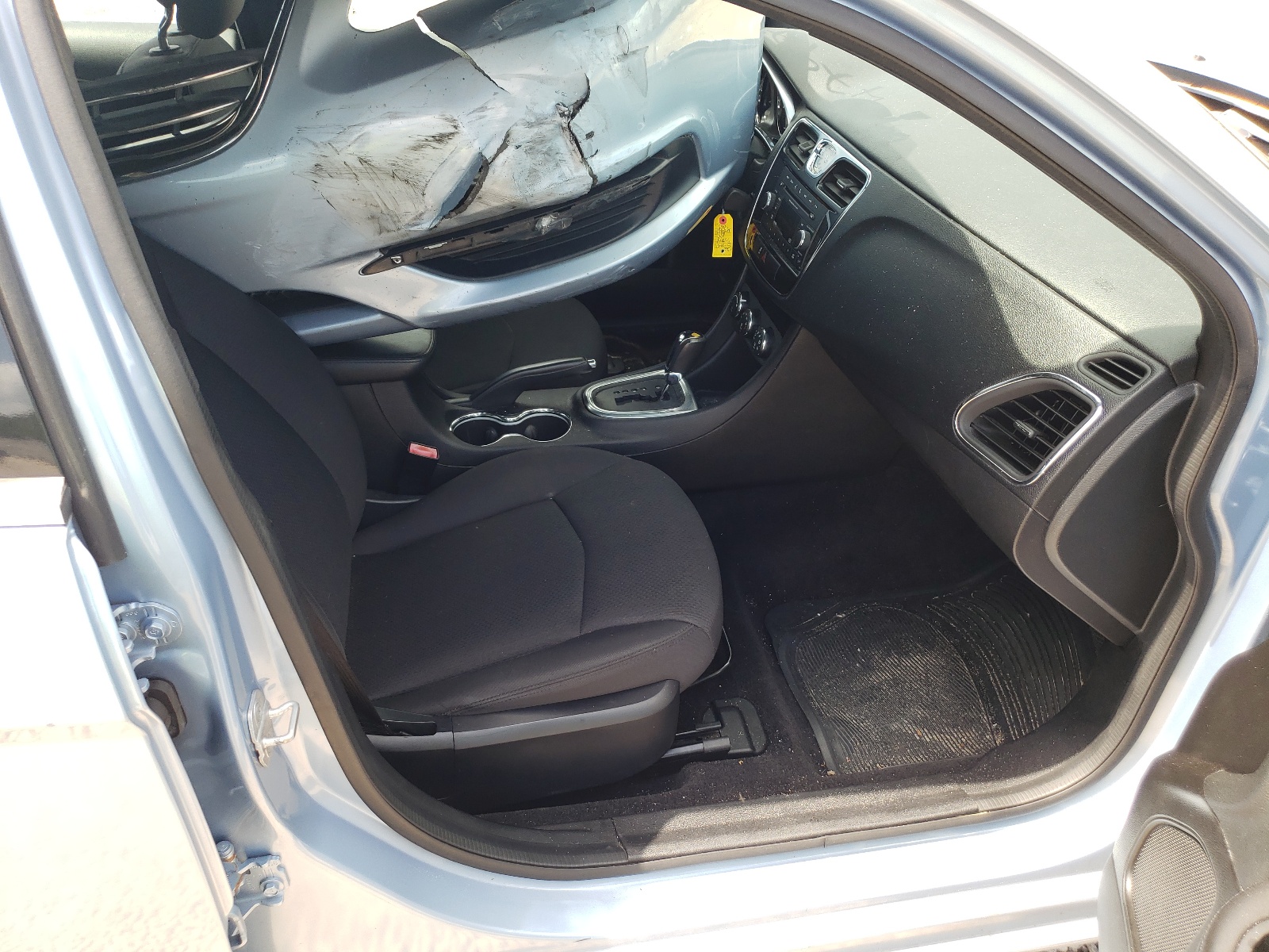 Photo 5 from auction – 2014 CHRYSLER 200 TOURIN with VIN 1C3CCBBB6EN108071