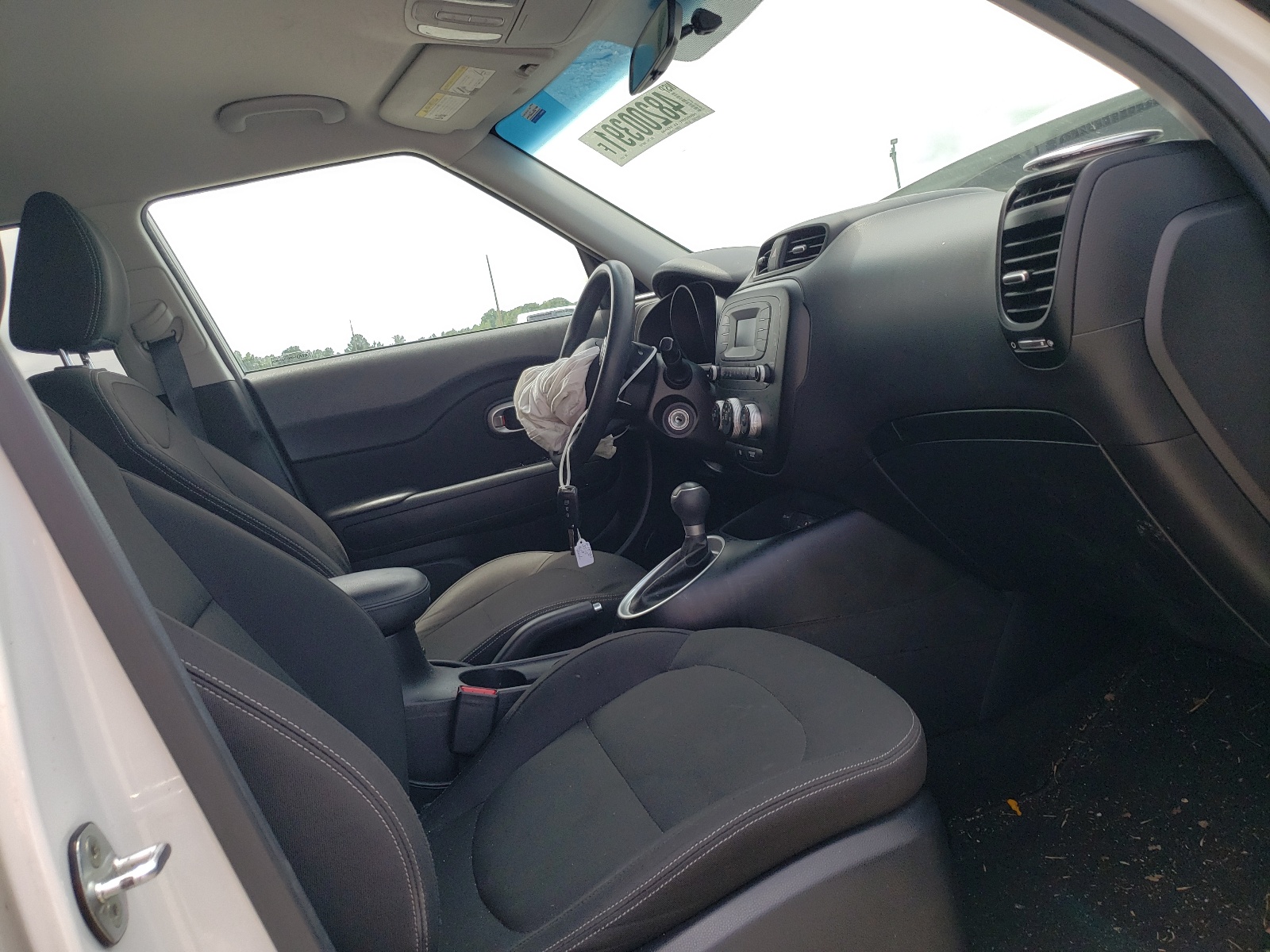 Photo 5 from auction – 2015 KIA SOUL with VIN KNDJN2A23F7116911