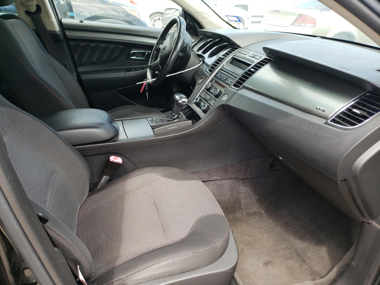 Photo 5 from auction – 2011 FORD TAURUS SEL with VIN 1FAHP2HW4BG159915