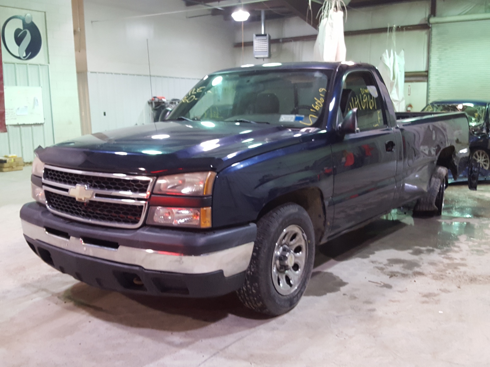 Photo 2 from auction – 2006 CHEVROLET SILVERADO with VIN 3GCEC14X46G228534