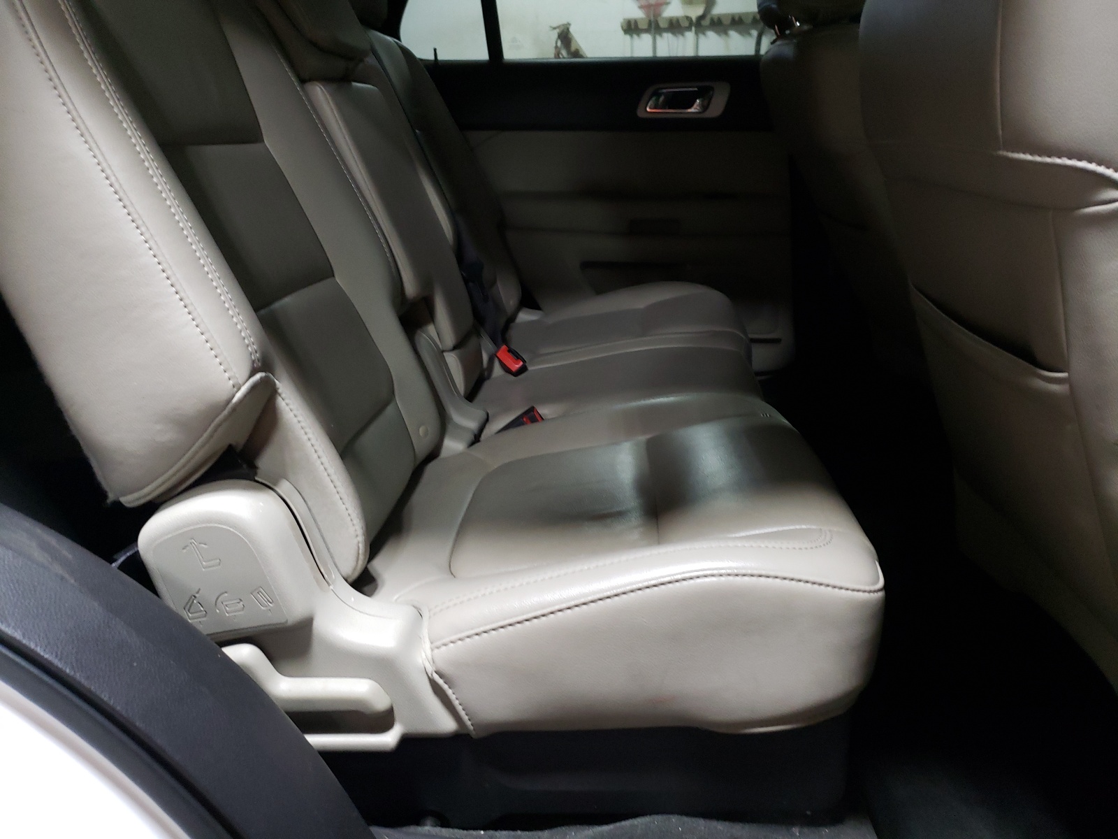 Foto 6 de la subasta – 2011 FORD EXPLORER L con VIN 1FMHK8F83BGA66881