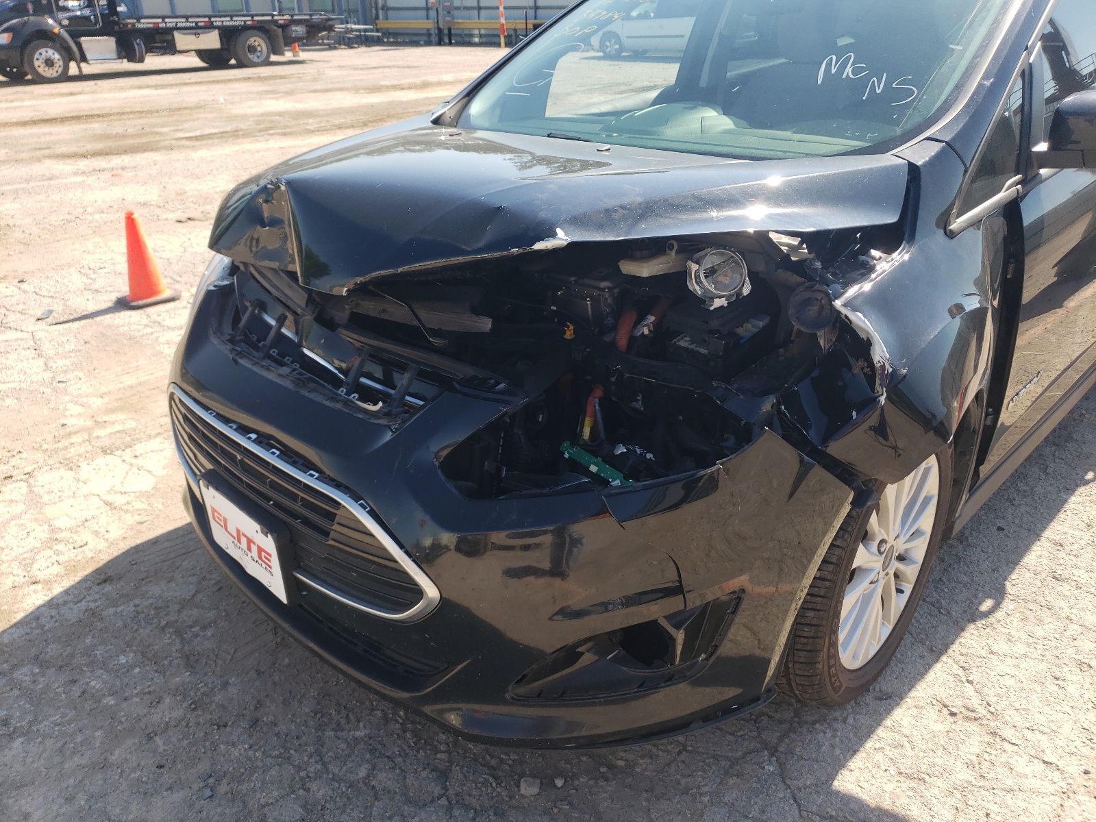 Photo 9 from auction – 2018 FORD C-MAX SE with VIN 1FADP5AU0JL102450