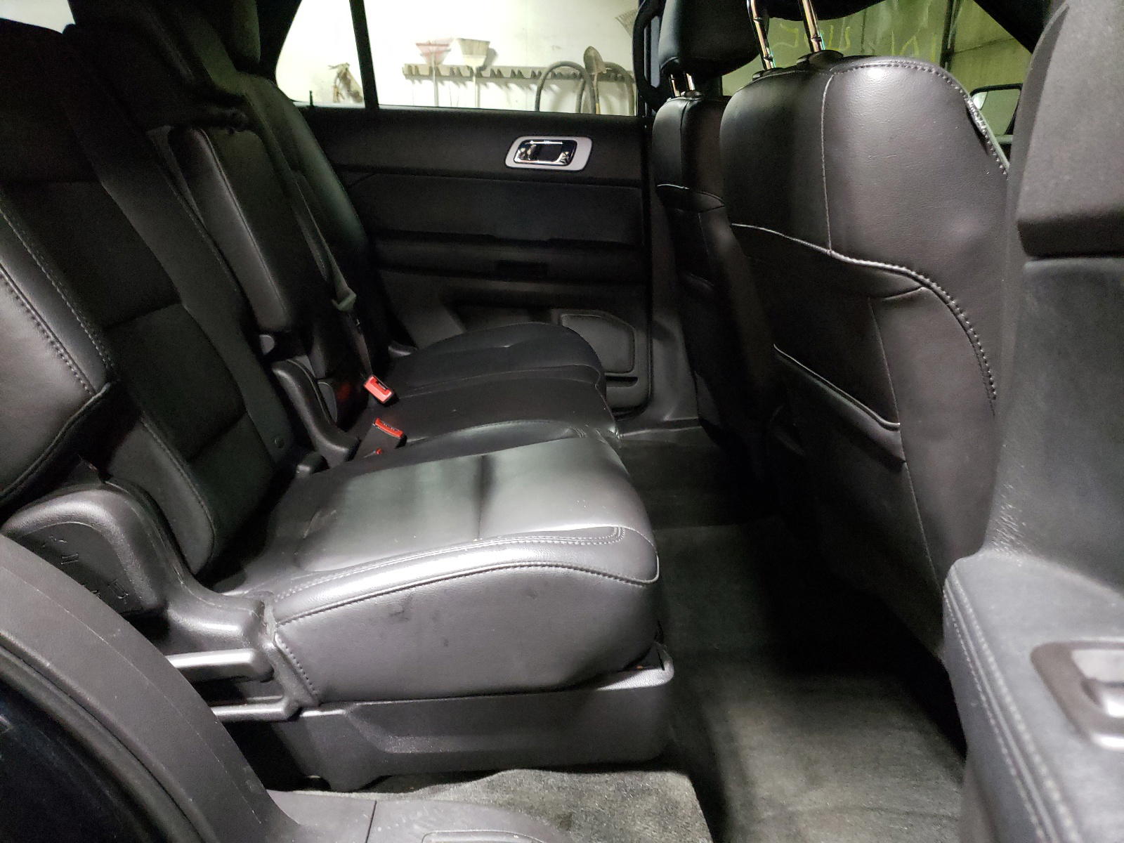 Photo 6 from auction – 2015 FORD EXPLORER L with VIN 1FM5K8F87FGB60559
