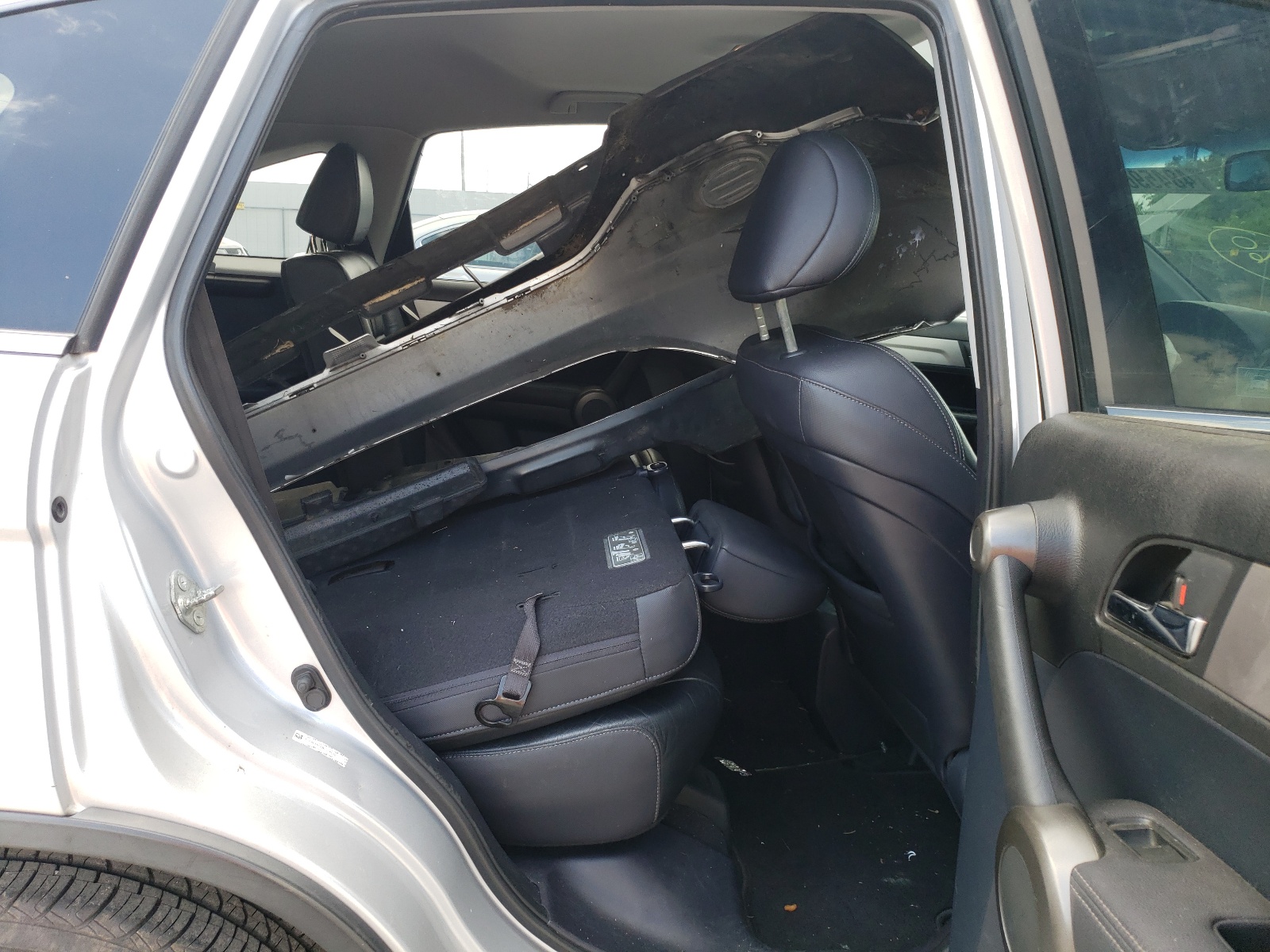 Photo 6 from auction – 2011 HONDA CR-V EXL with VIN 5J6RE4H76BL078070