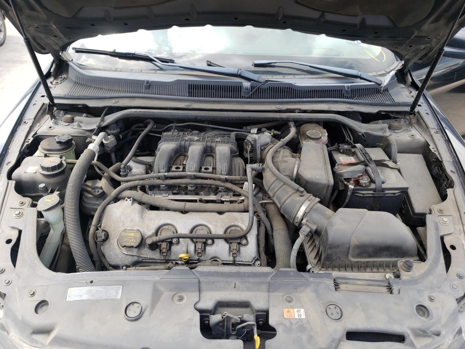 Photo 7 from auction – 2011 FORD TAURUS SEL with VIN 1FAHP2HW4BG159915